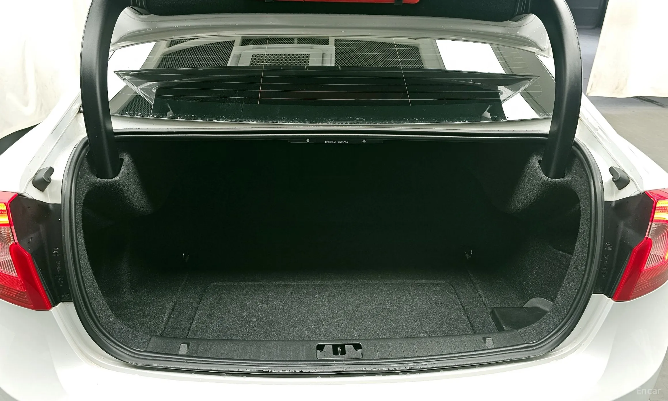 Volvo S60 превью 20