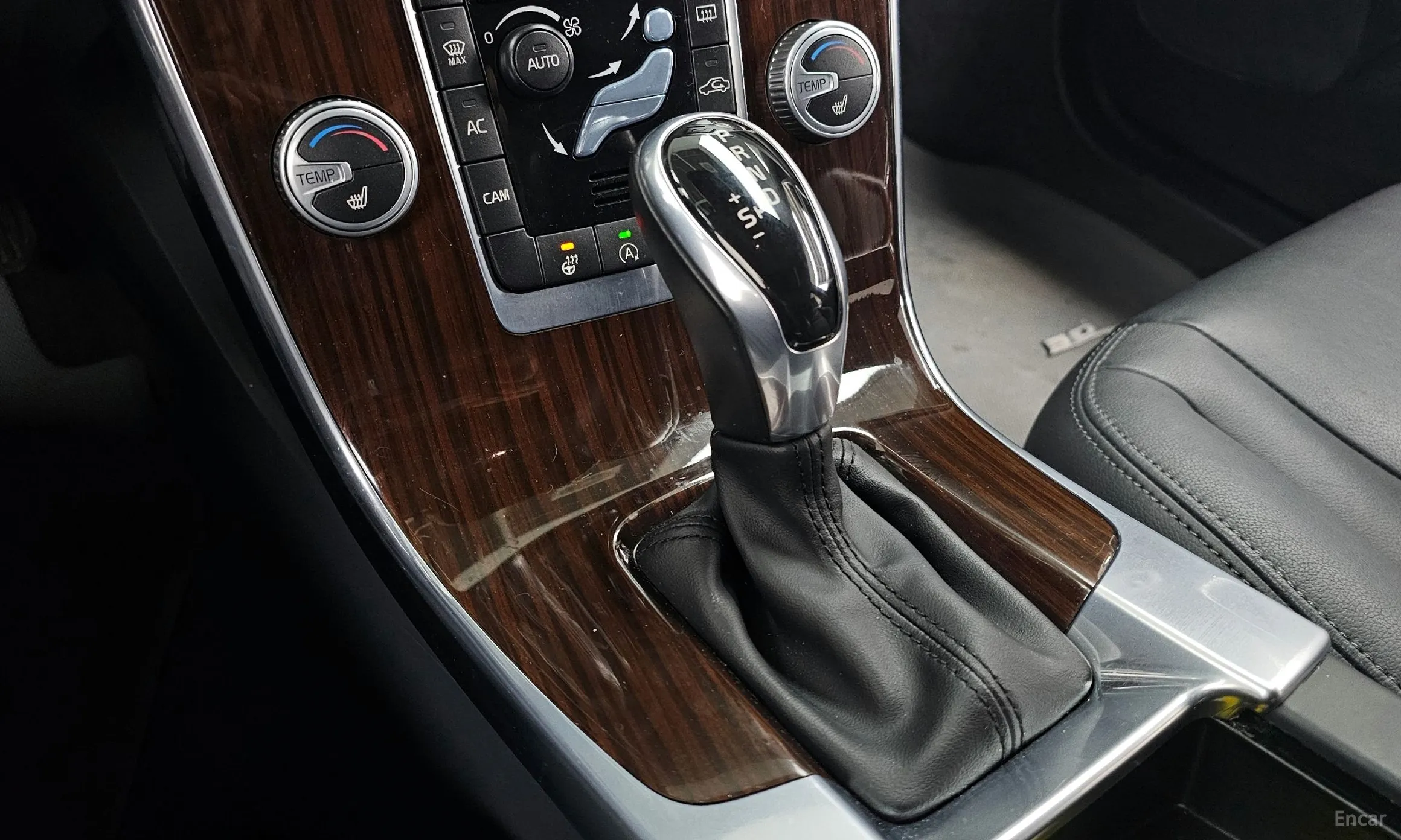 Volvo S60 превью 9
