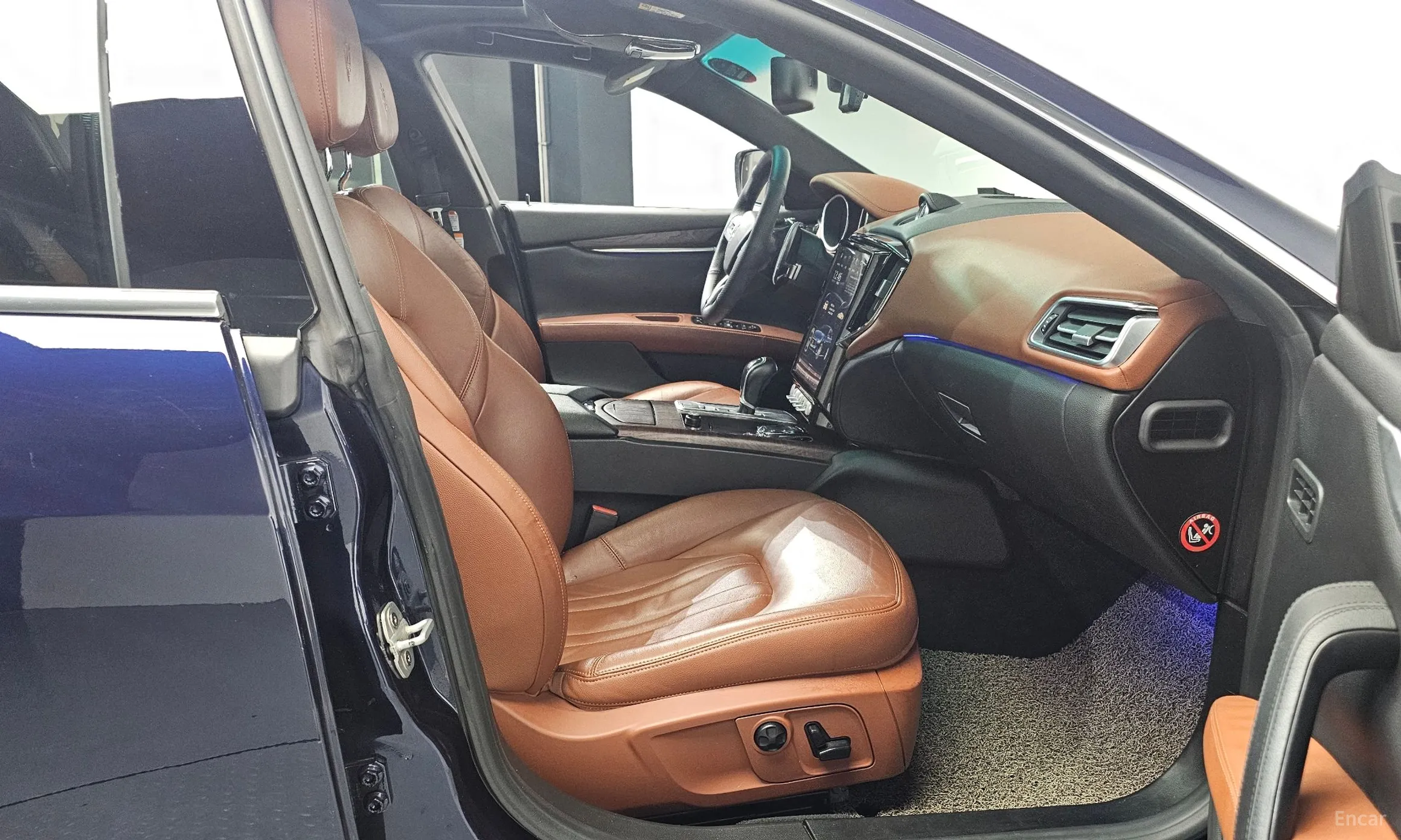 Maserati Ghibli превью 11