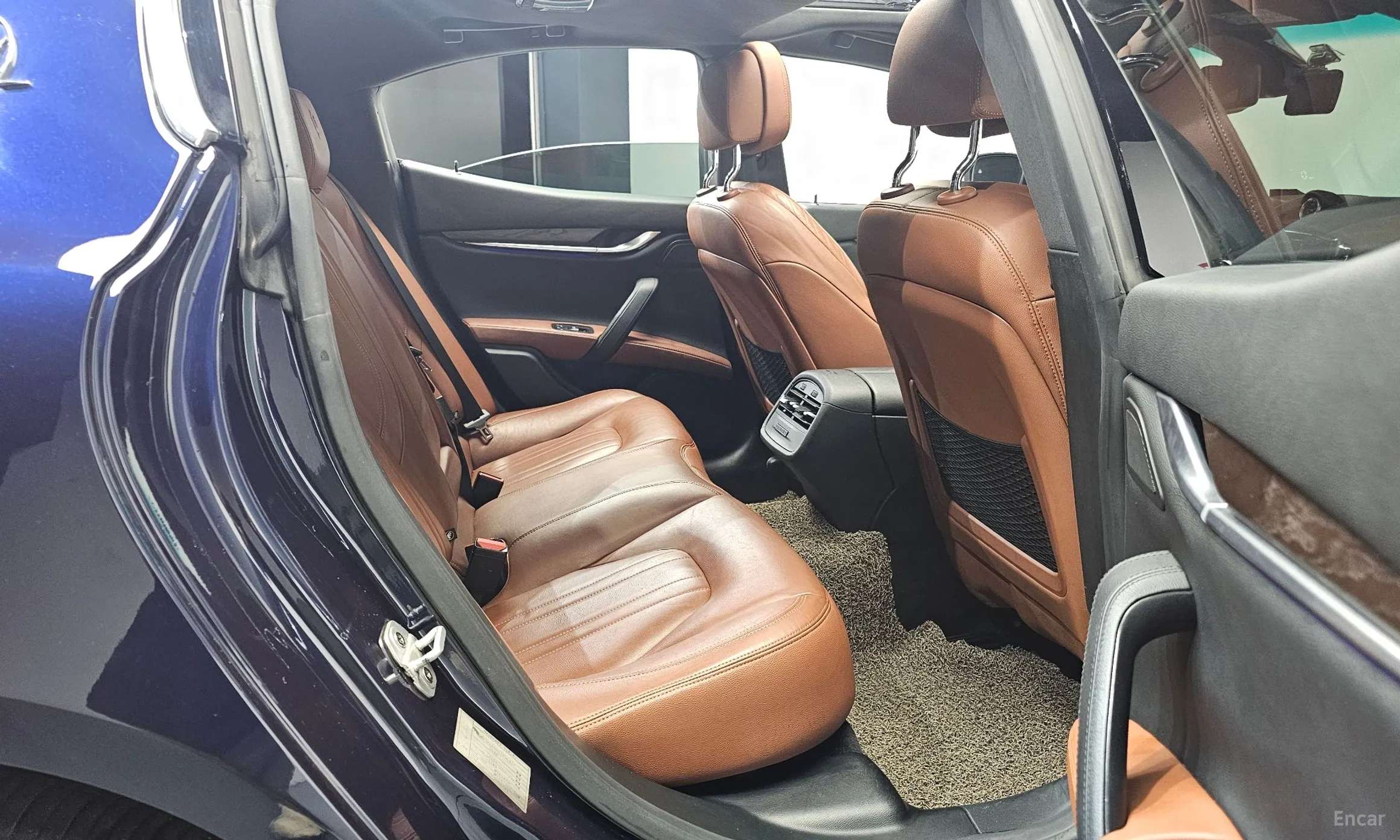Maserati Ghibli превью 12