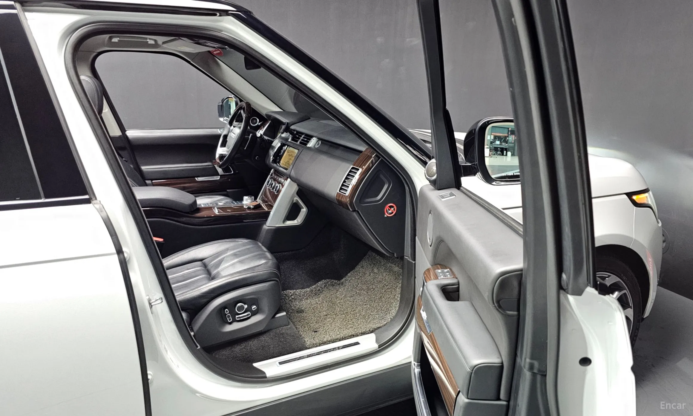 Land Rover Range Rover 4th Generation превью 11
