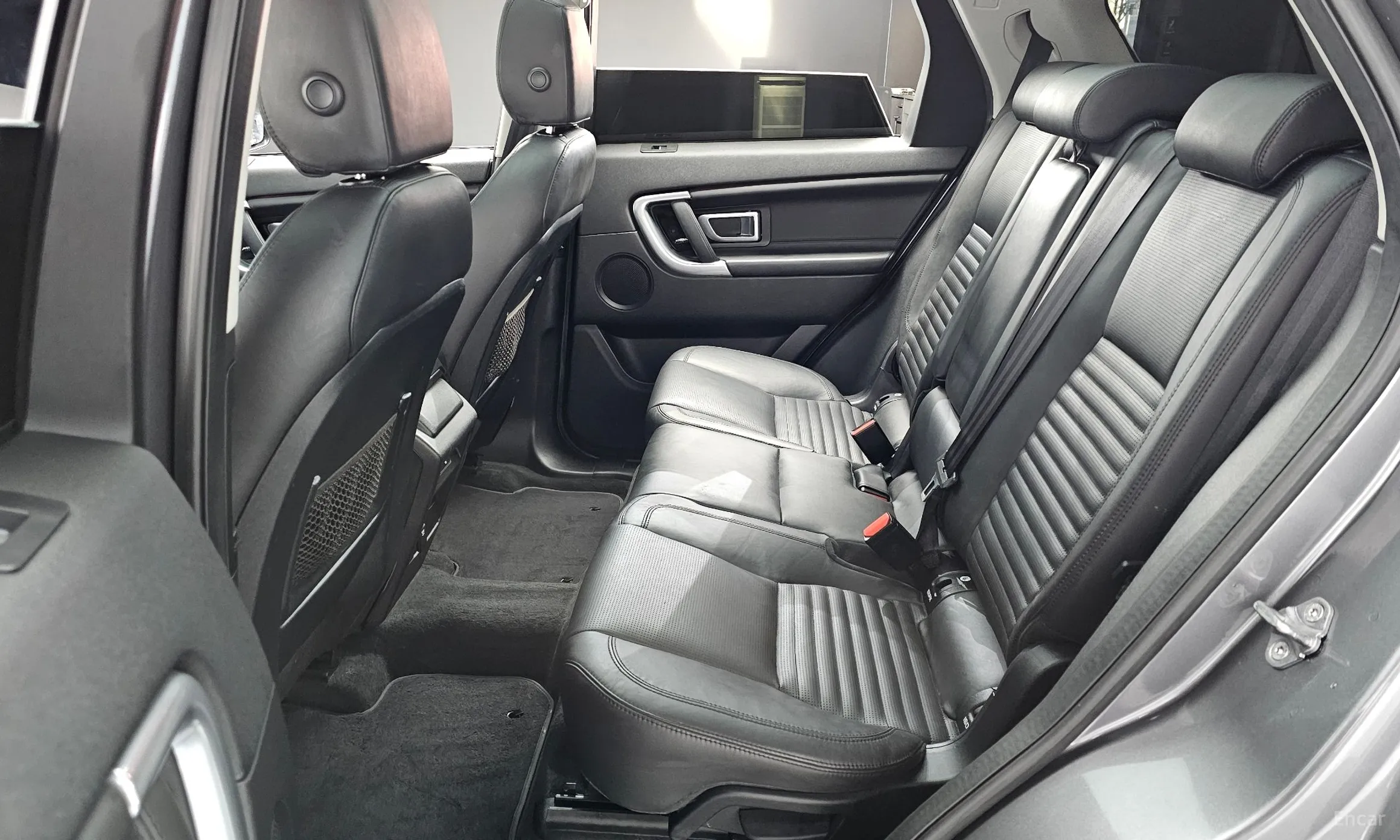 Land Rover Discovery Sports превью 12