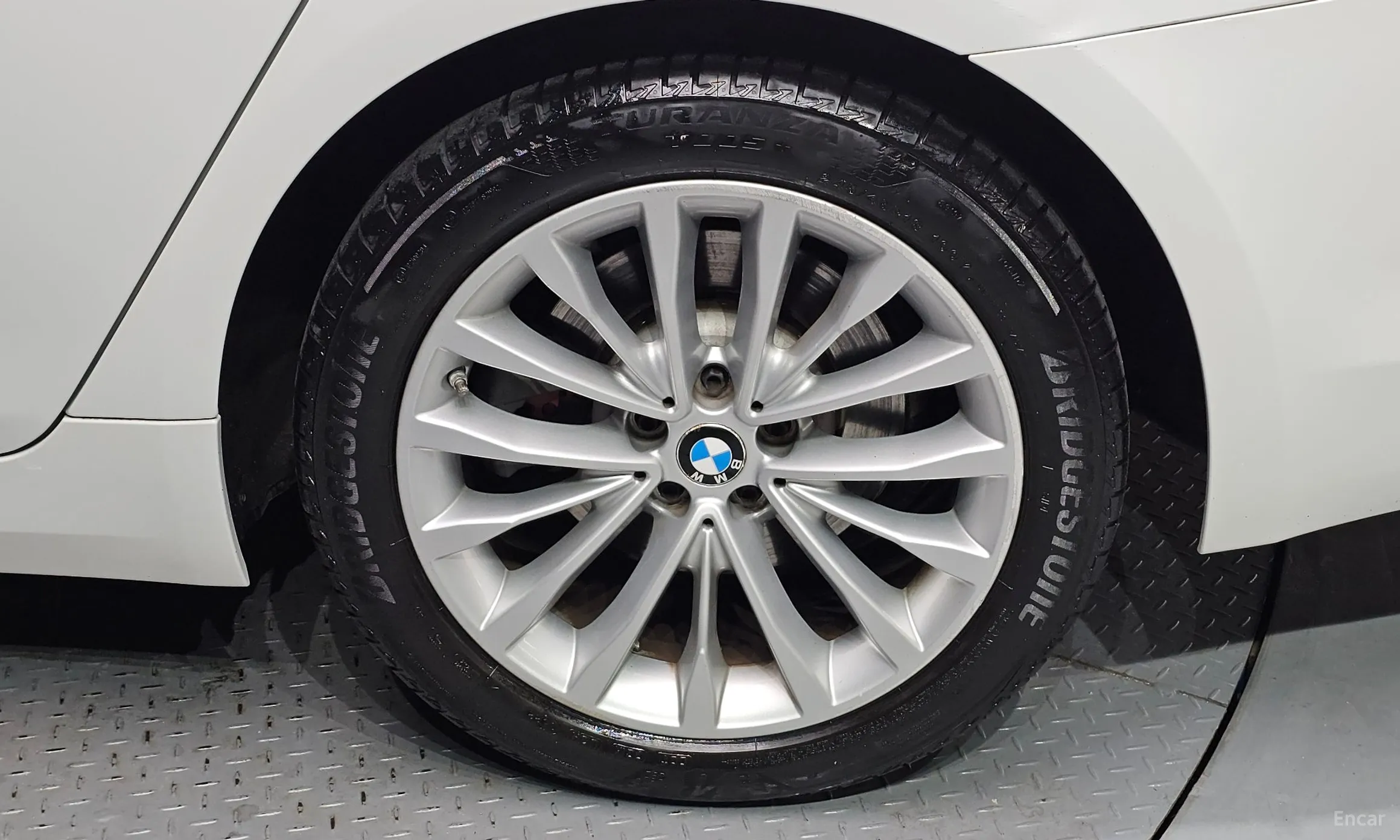 BMW 5 Series (G30) превью 5