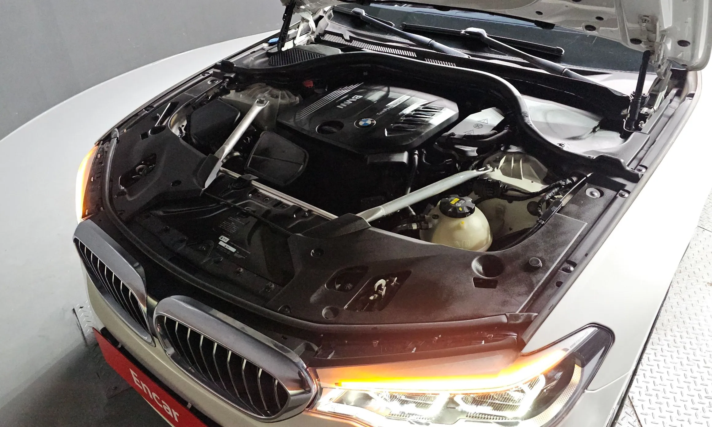 BMW 5 Series (G30) превью 6