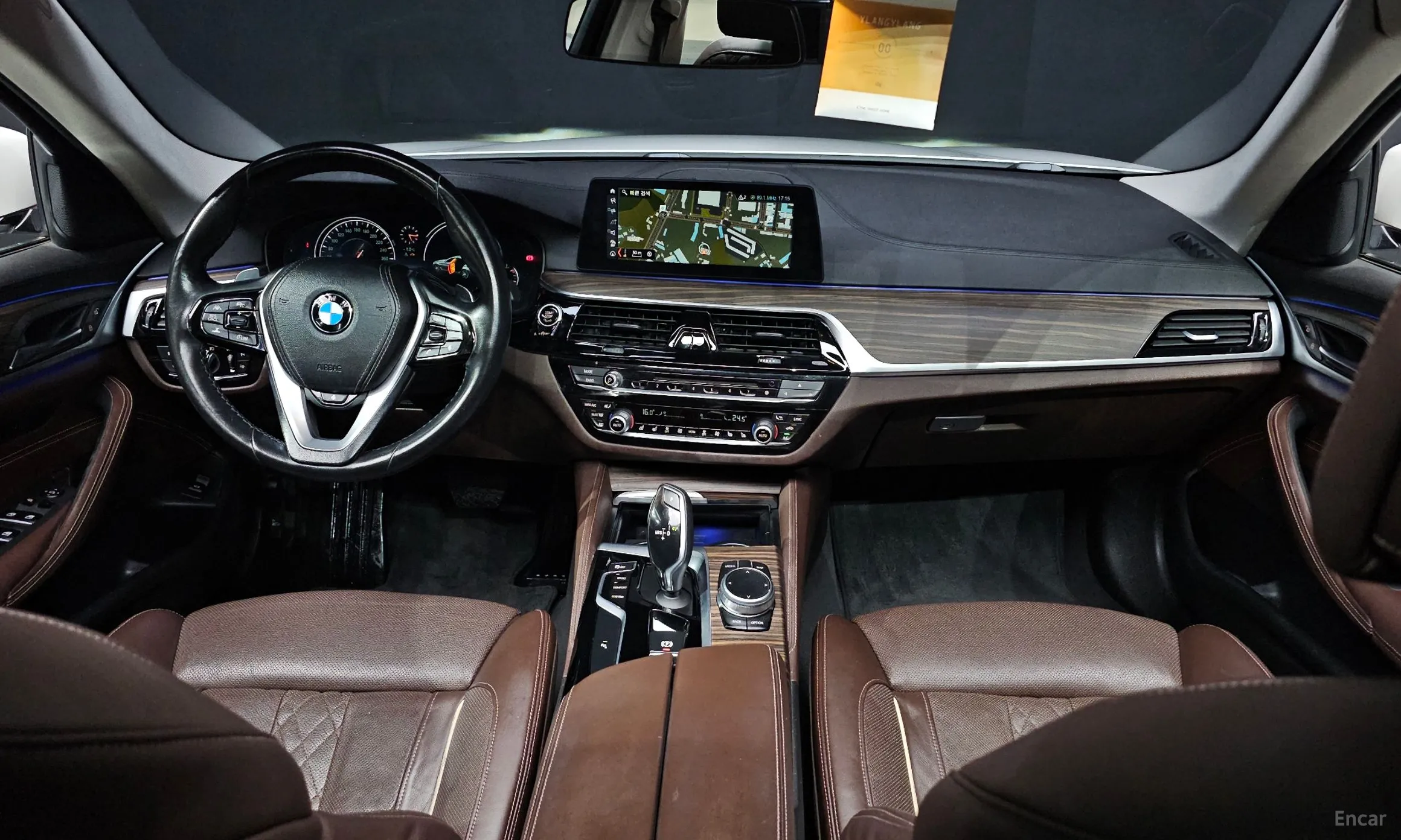 BMW 5 Series (G30) превью 7