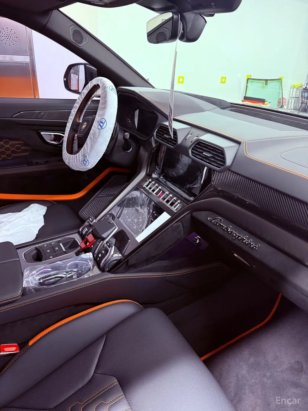Lamborghini Urus превью 19