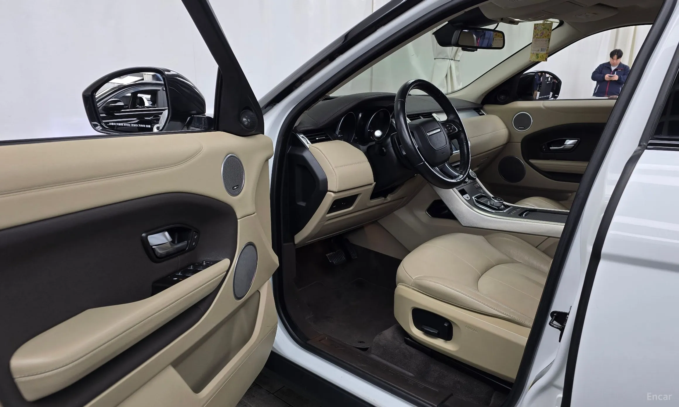 Land Rover Range Rover Evoque превью 10