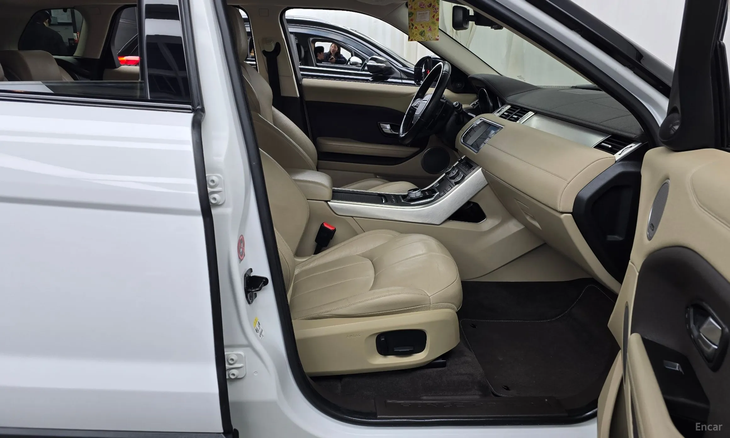 Land Rover Range Rover Evoque превью 11