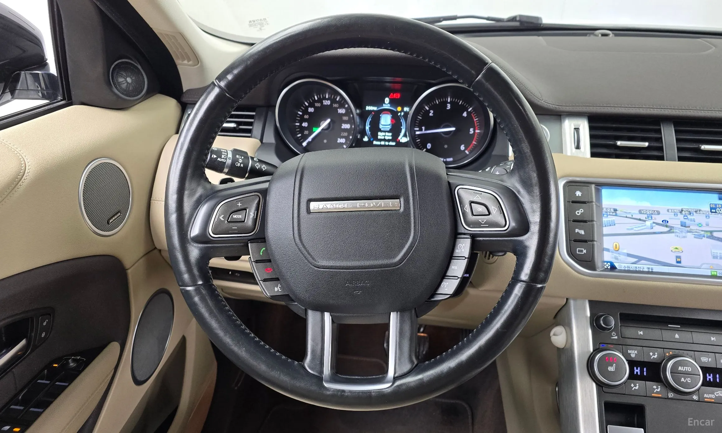 Land Rover Range Rover Evoque превью 13