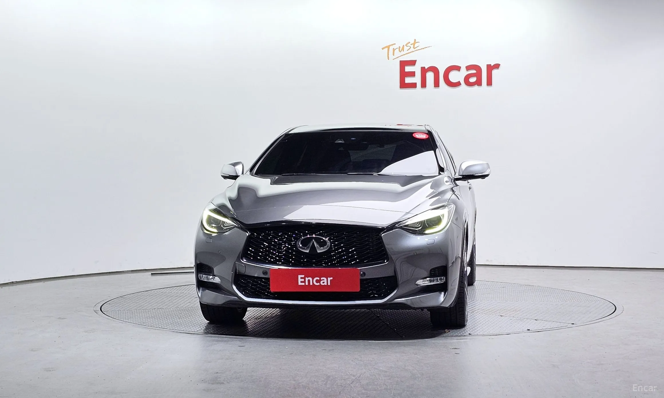 Infiniti Q30 превью 3