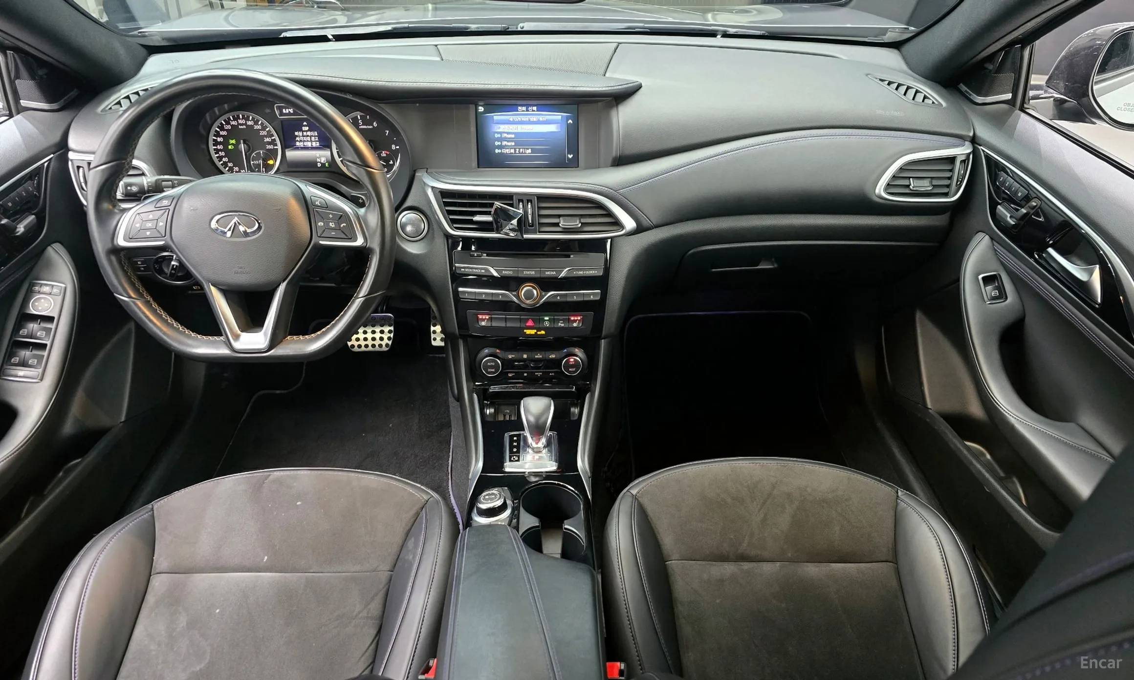 Infiniti Q30 превью 7