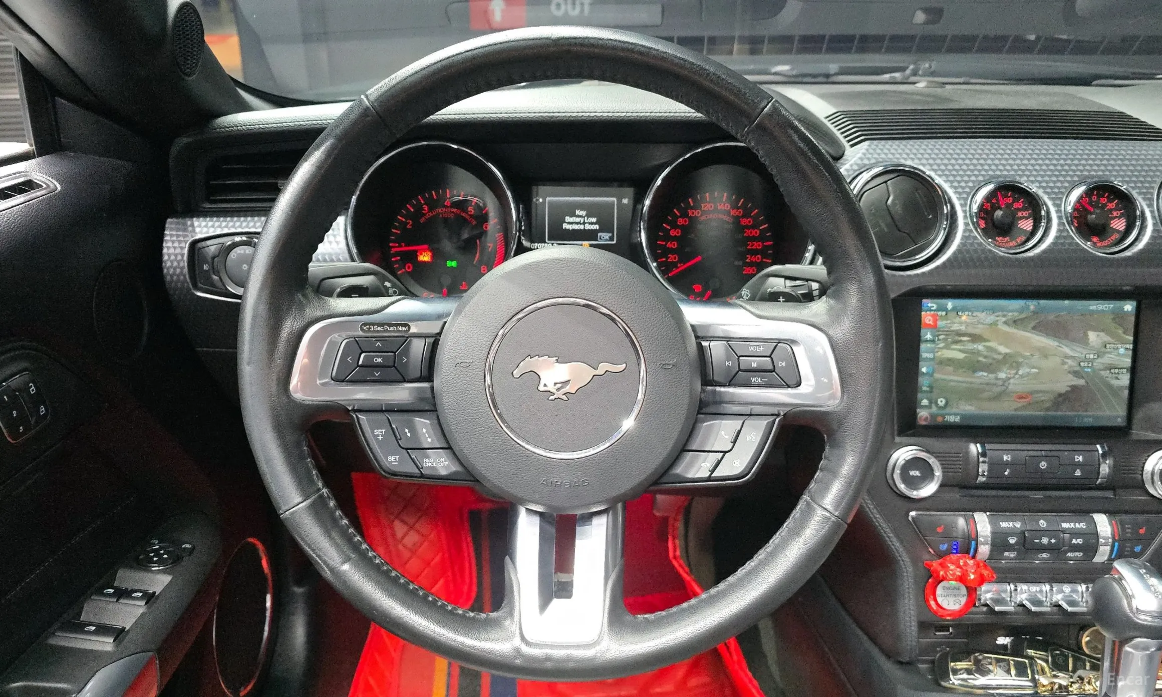 Ford Mustang превью 13