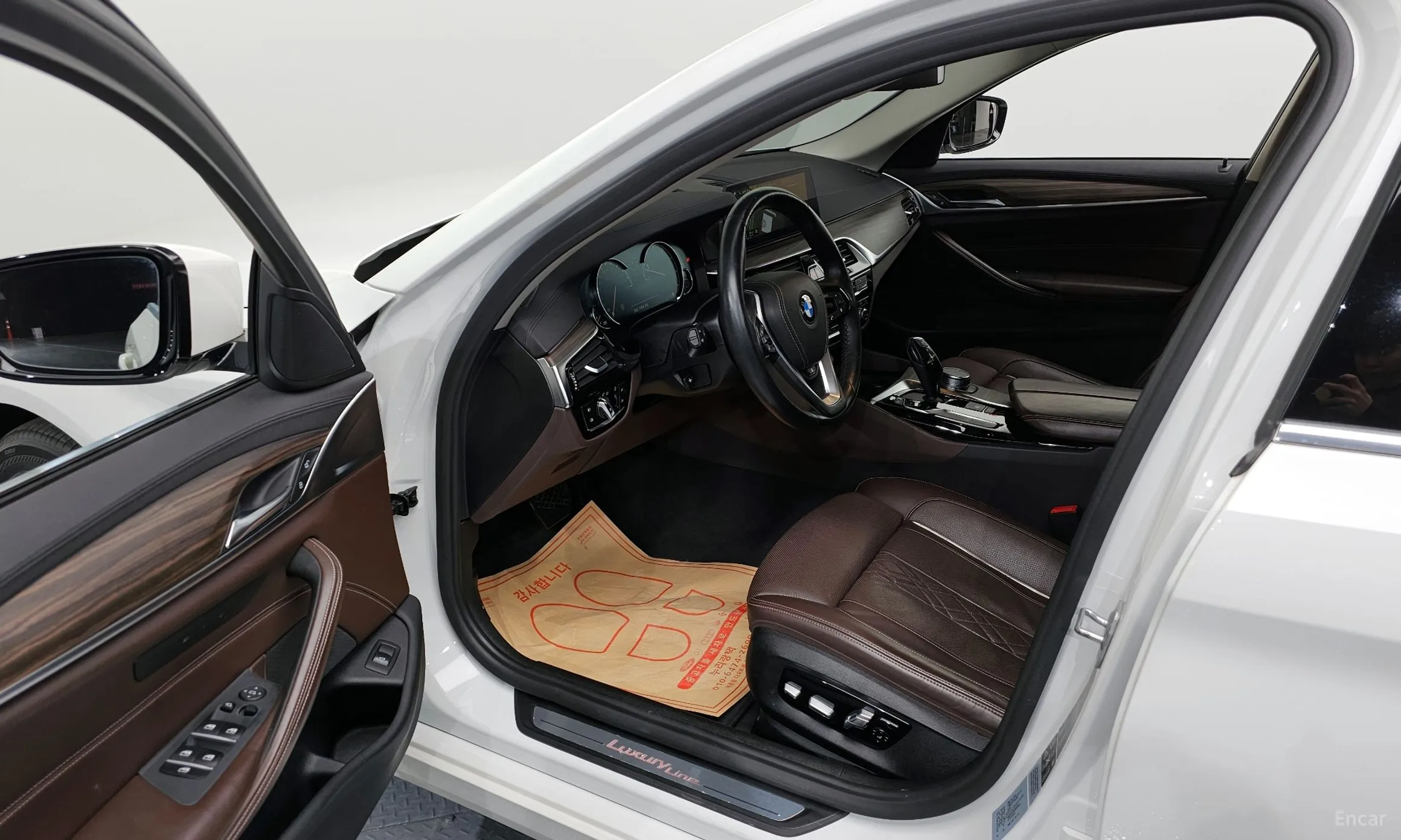 BMW 5 Series (G30) превью 10