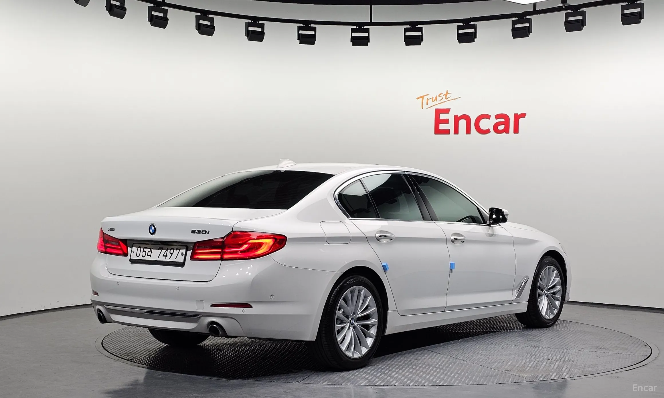 BMW 5 Series (G30) превью 2