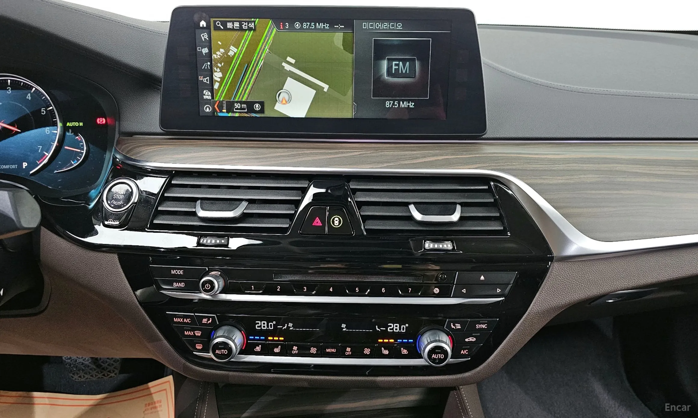 BMW 5 Series (G30) превью 16