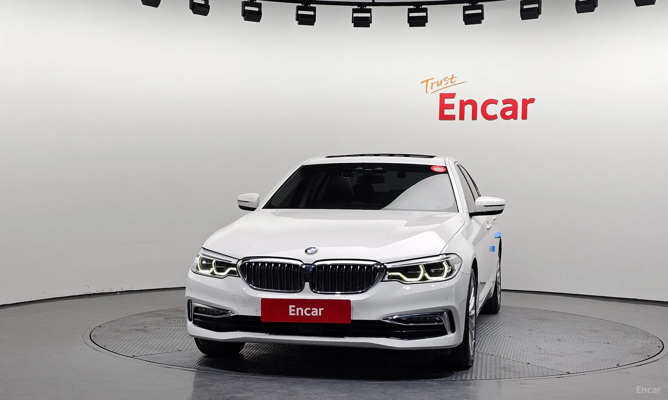 BMW 5 Series (G30) превью 3