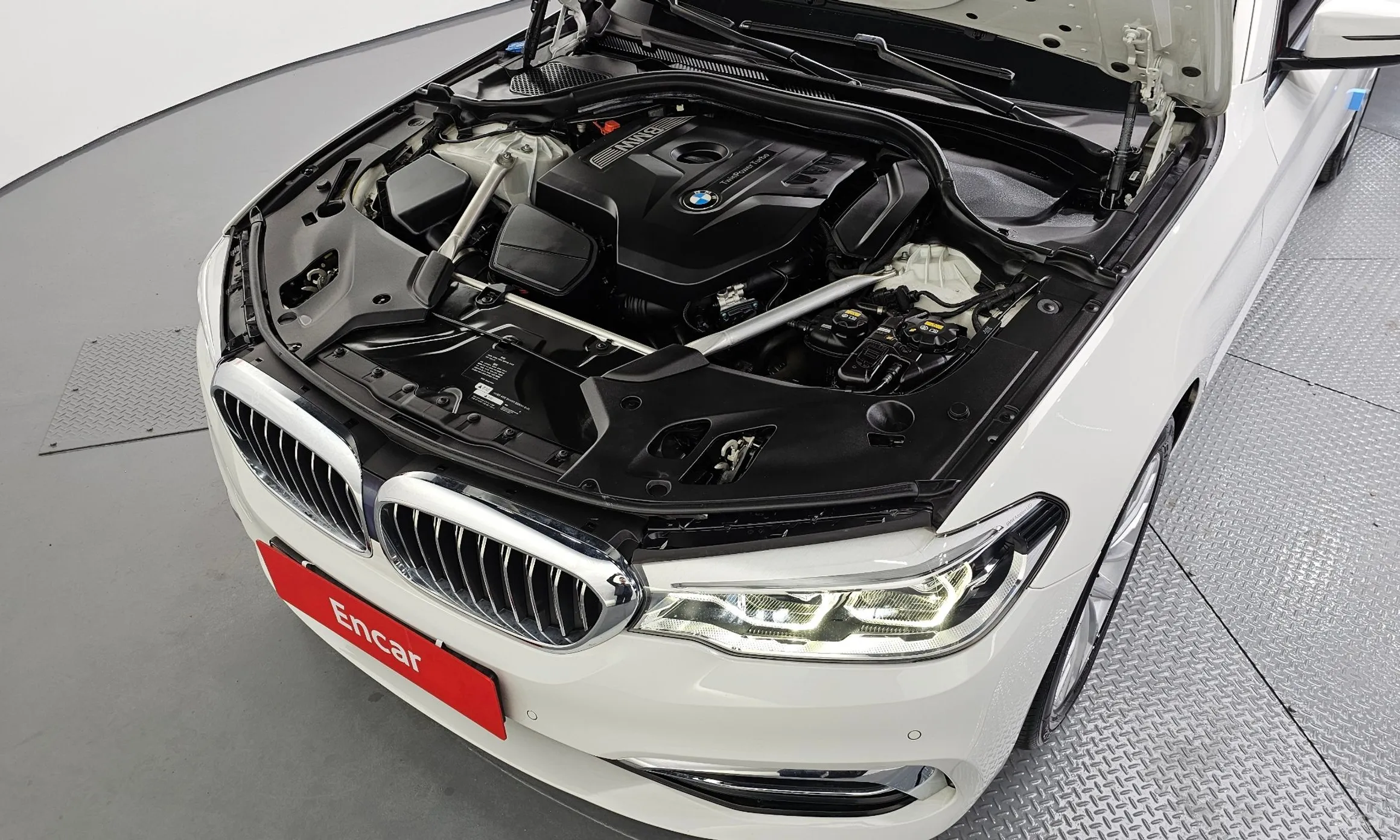 BMW 5 Series (G30) превью 6