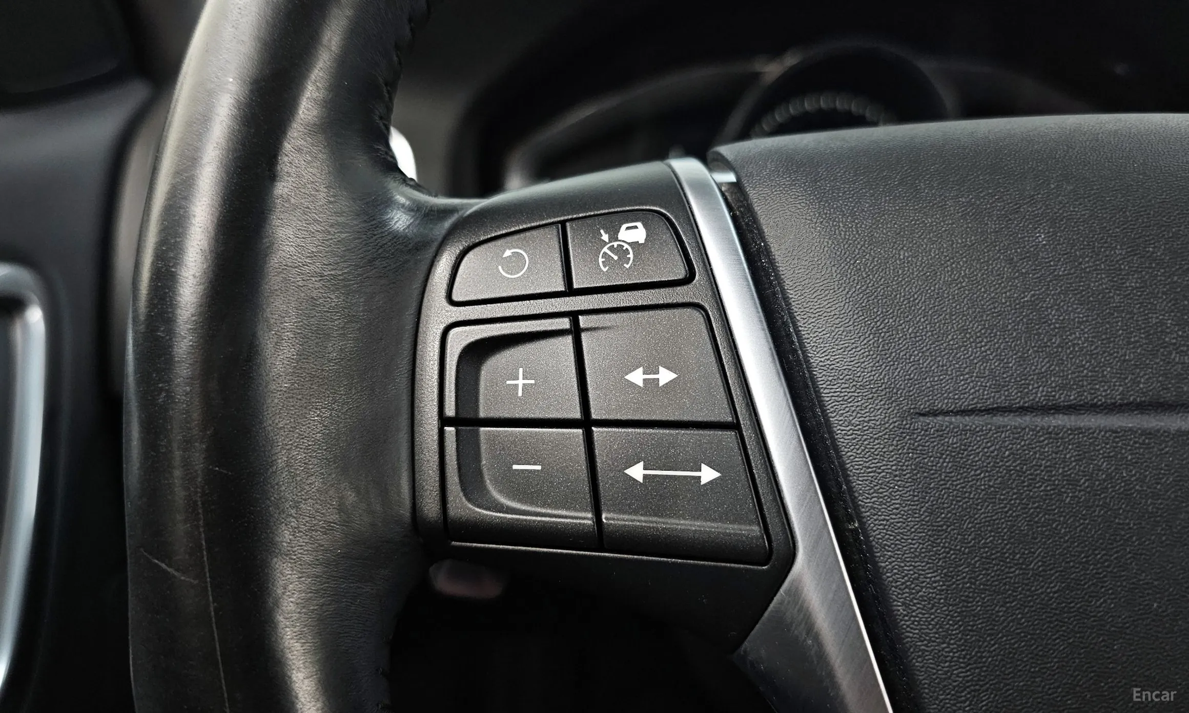 Volvo S60 превью 19