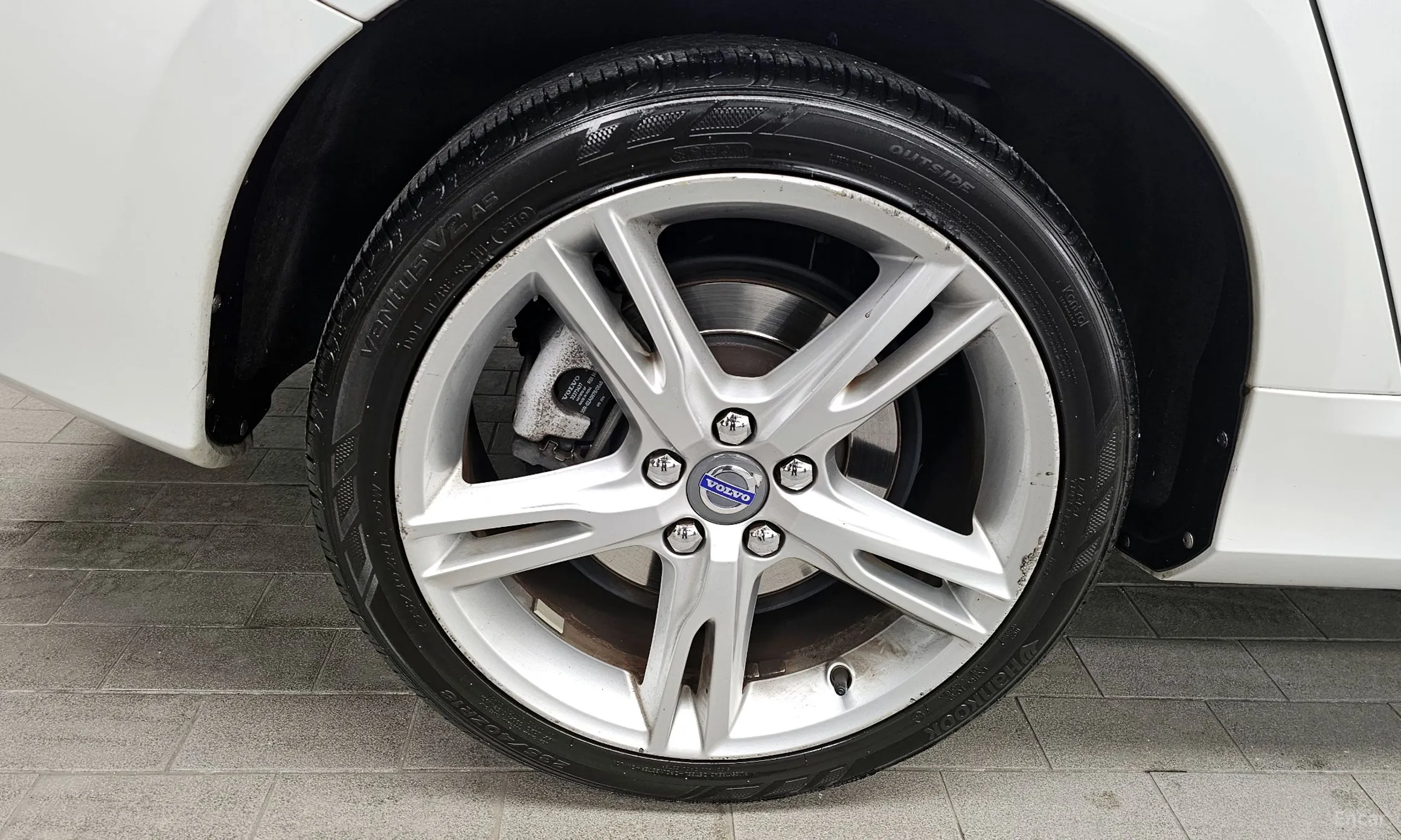 Volvo S60 превью 5