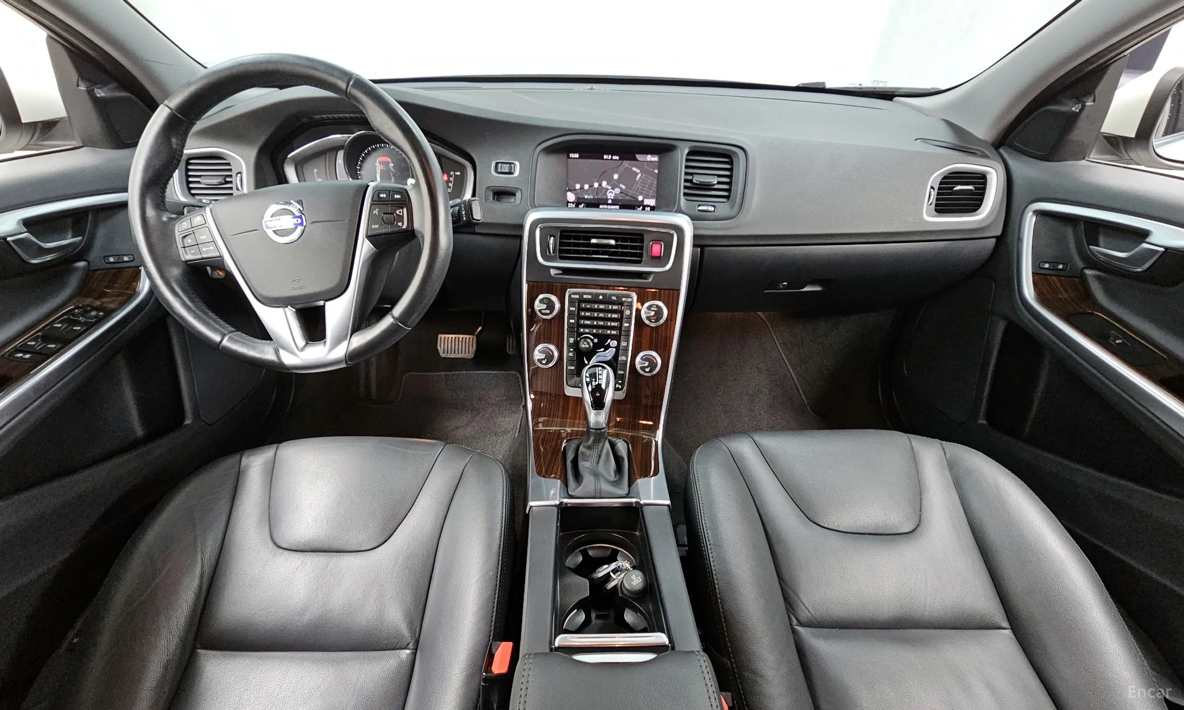Volvo S60 превью 7