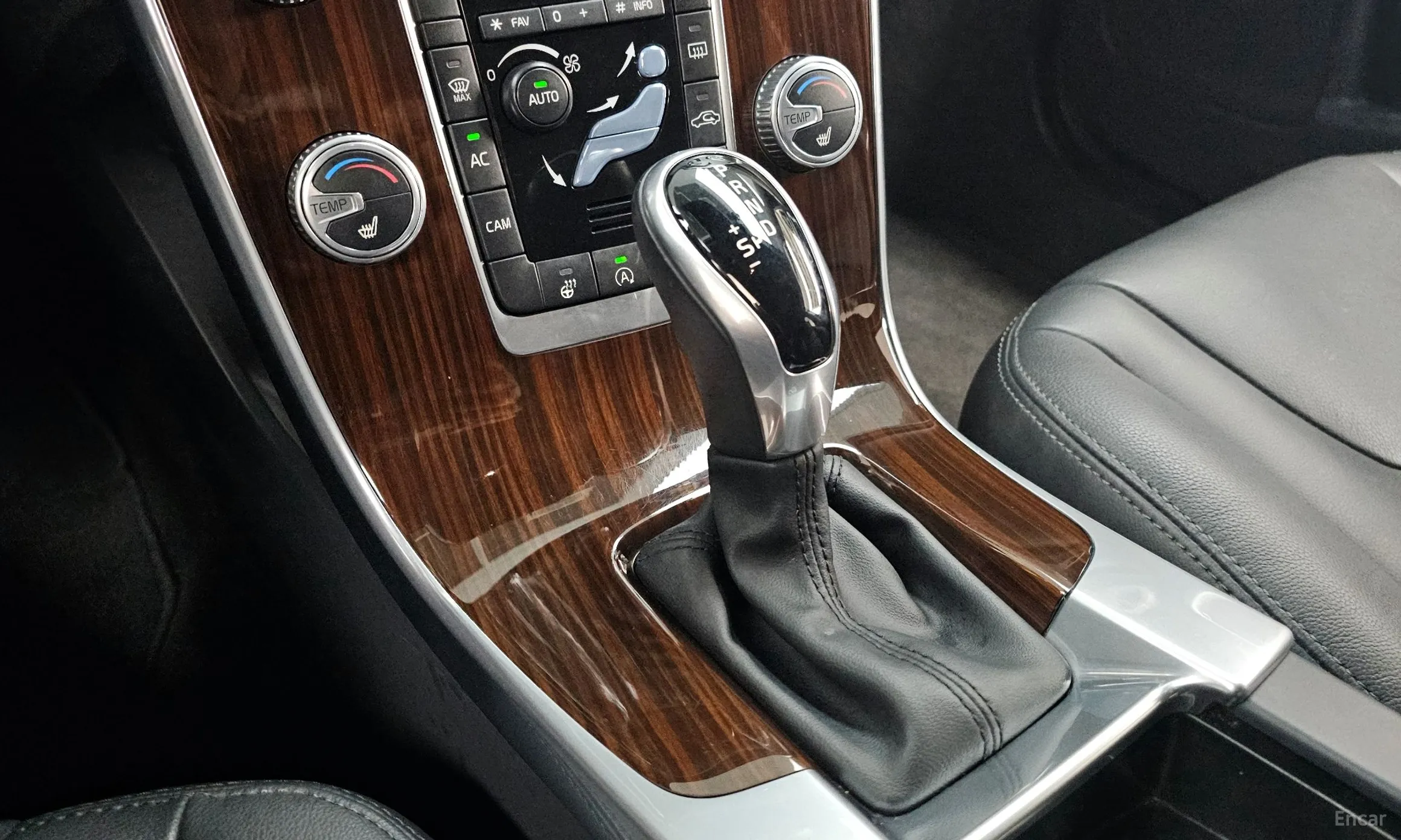 Volvo S60 превью 9