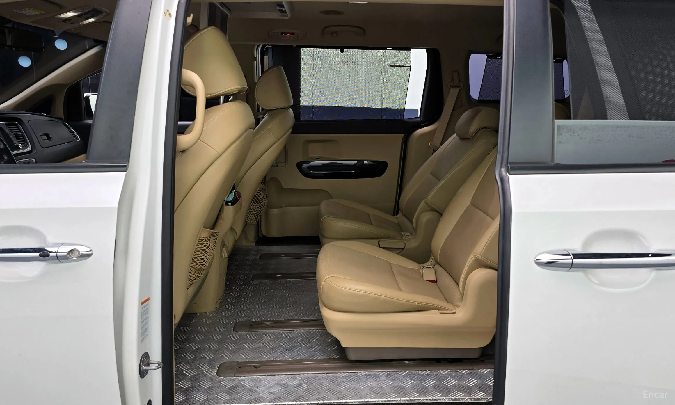 Kia Carnival превью 12
