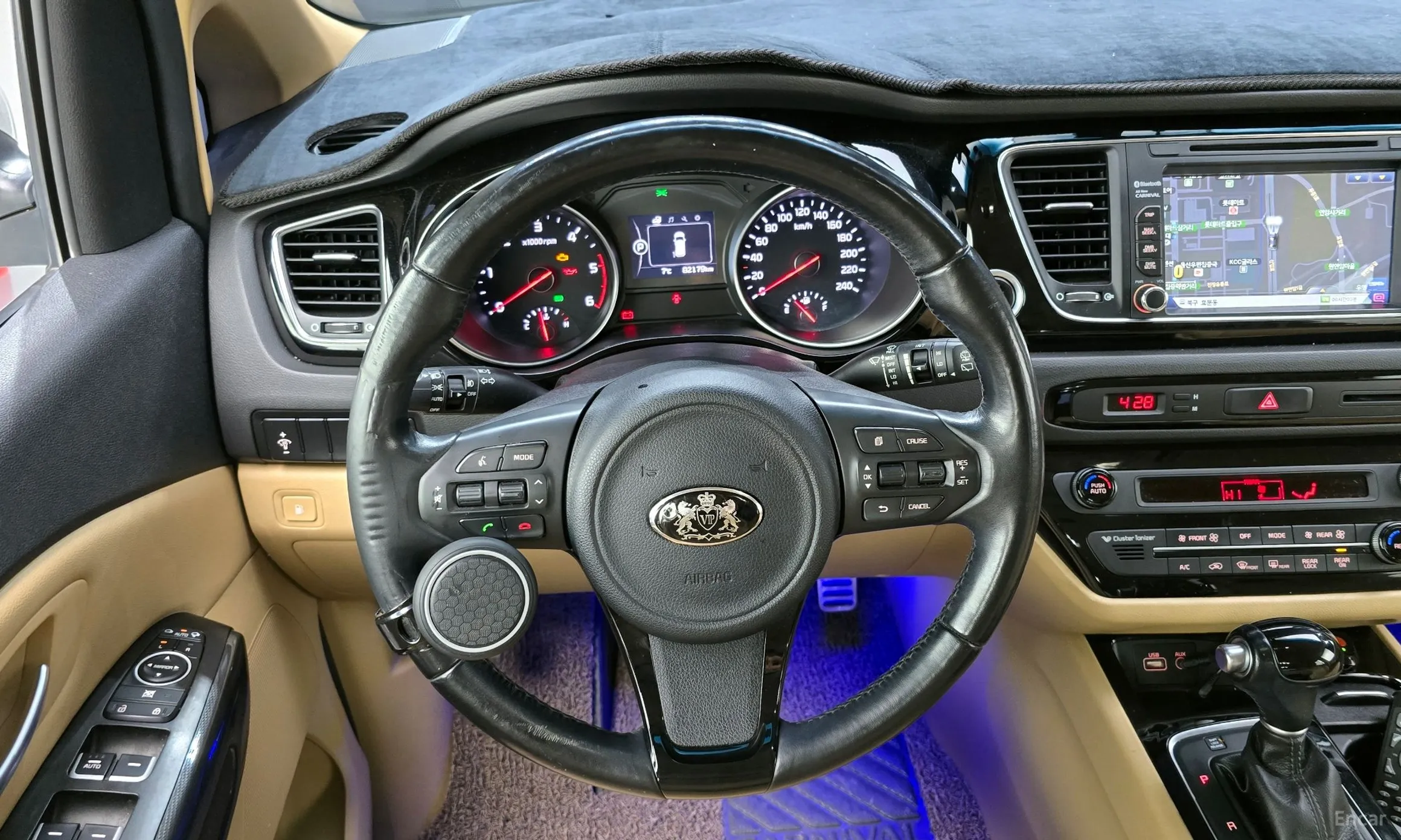 Kia Carnival превью 13