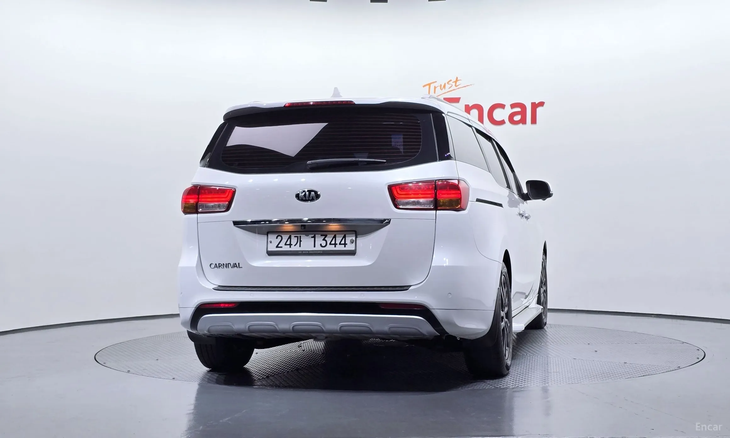Kia Carnival превью 4