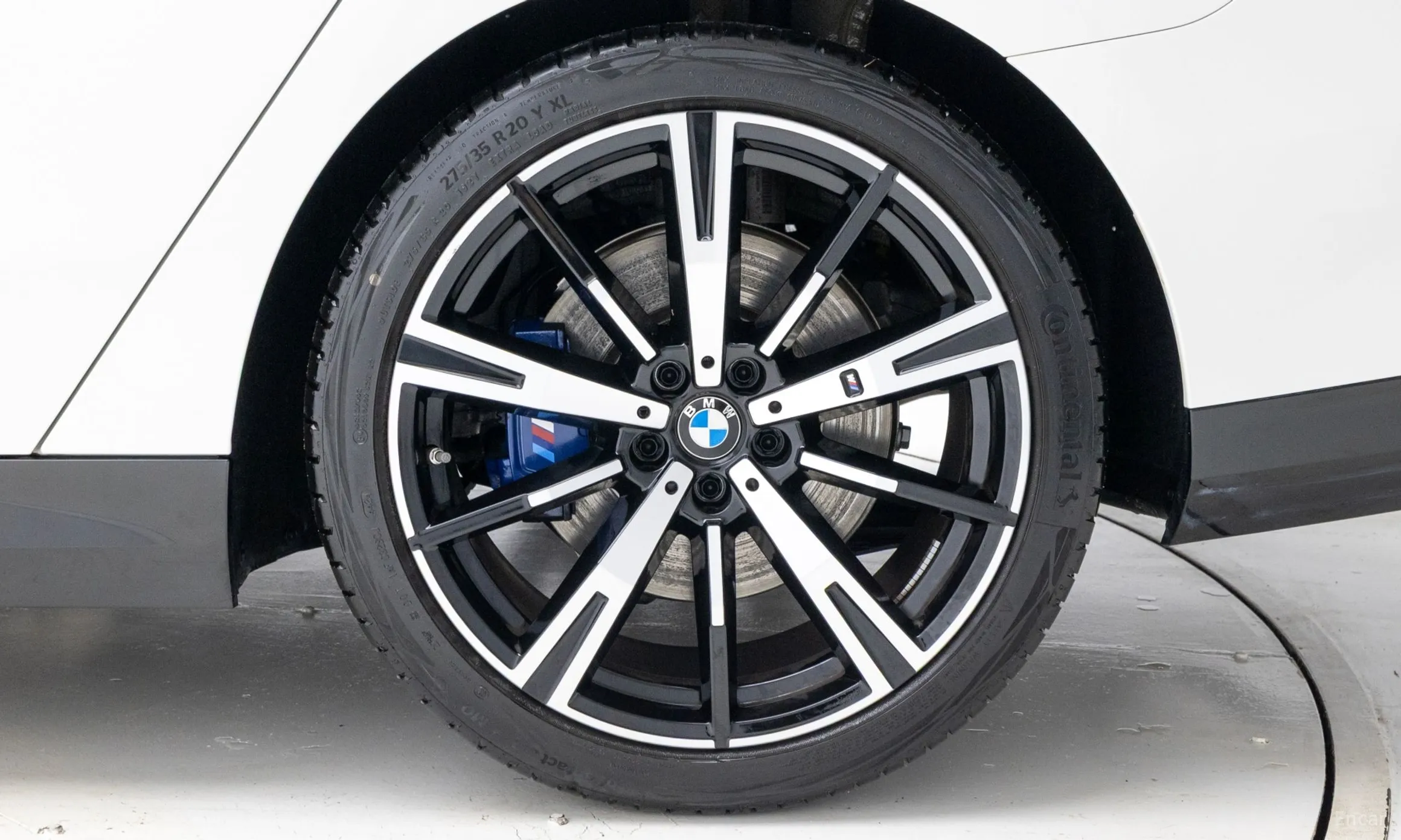 BMW 5 Series (G60) превью 5