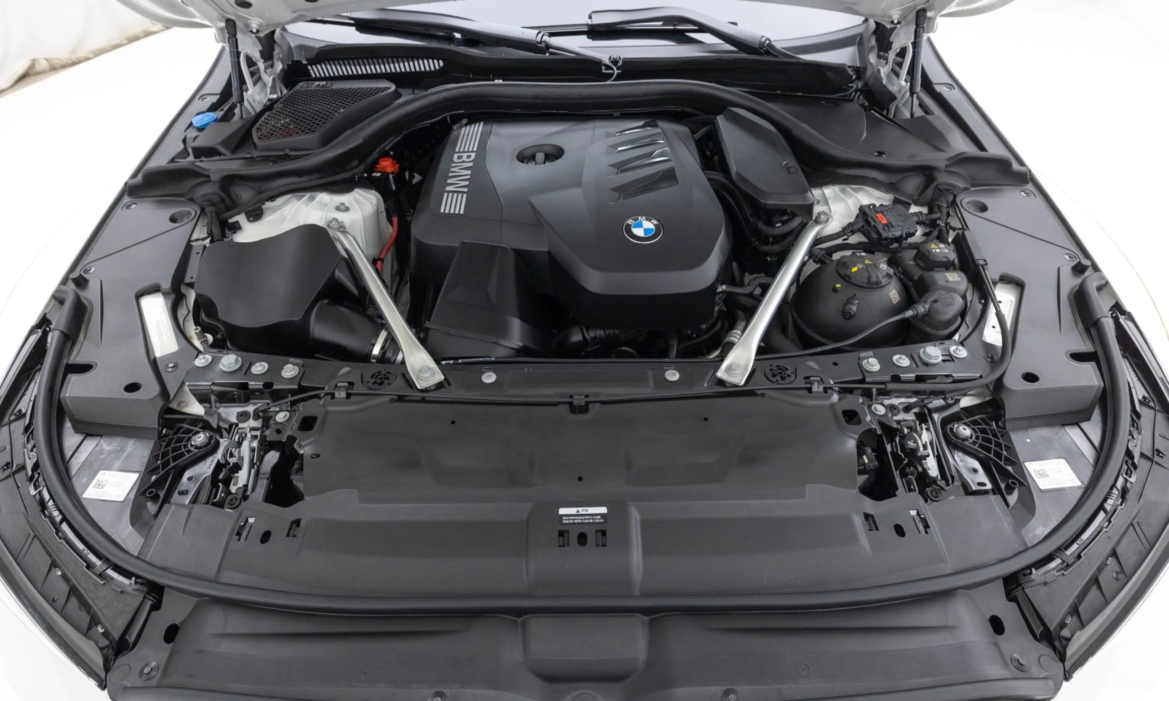 BMW 5 Series (G60) превью 6