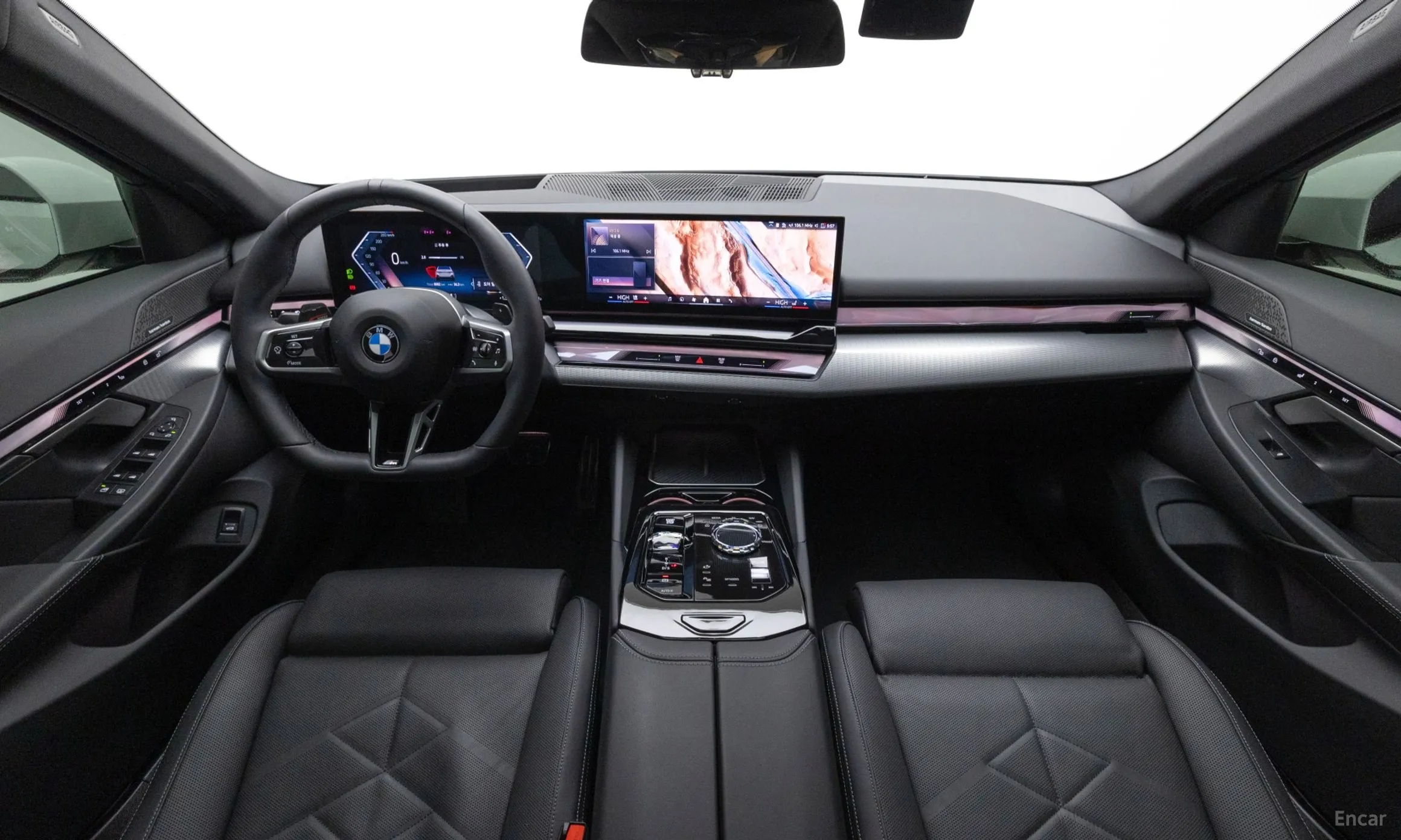 BMW 5 Series (G60) превью 7