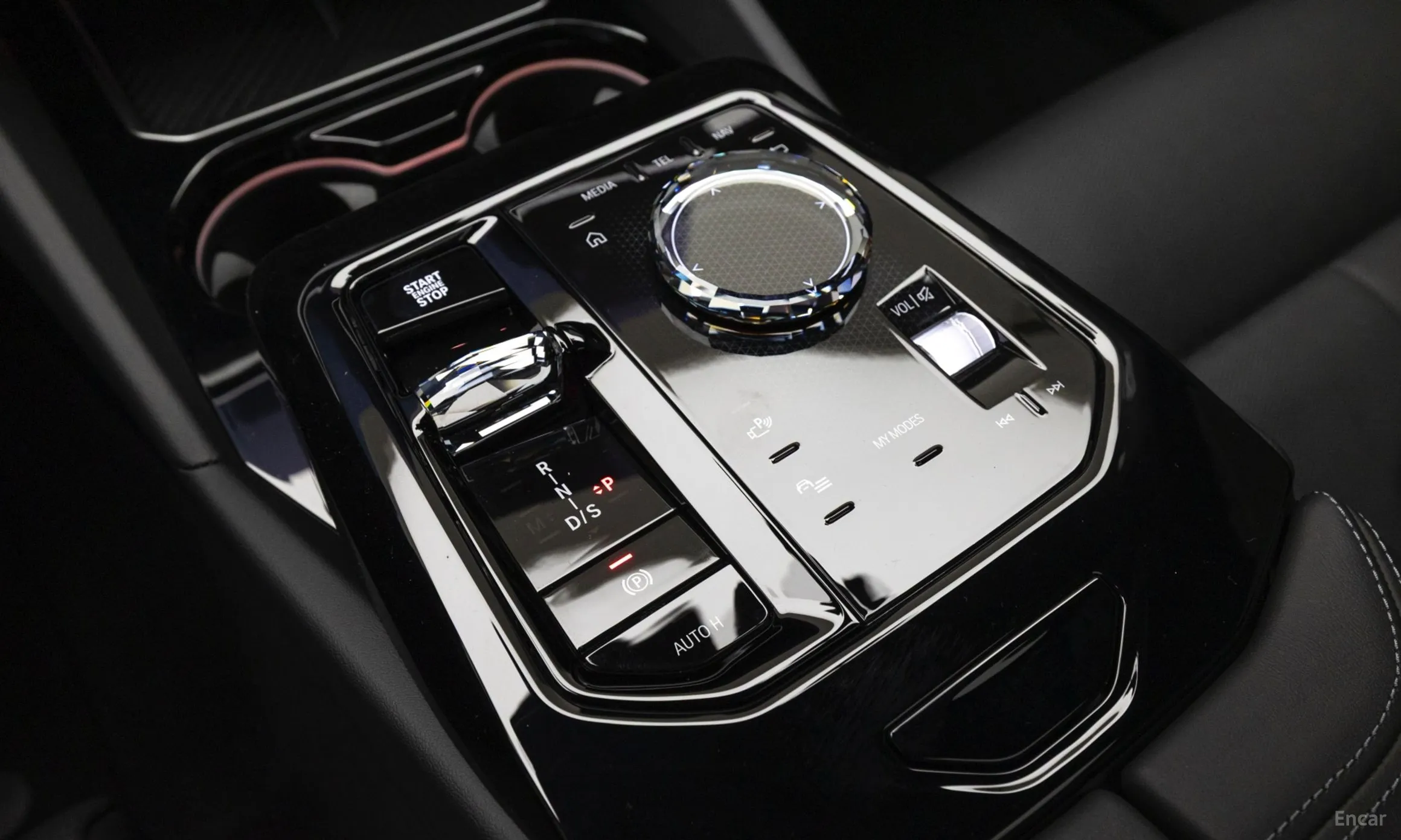 BMW 5 Series (G60) превью 9