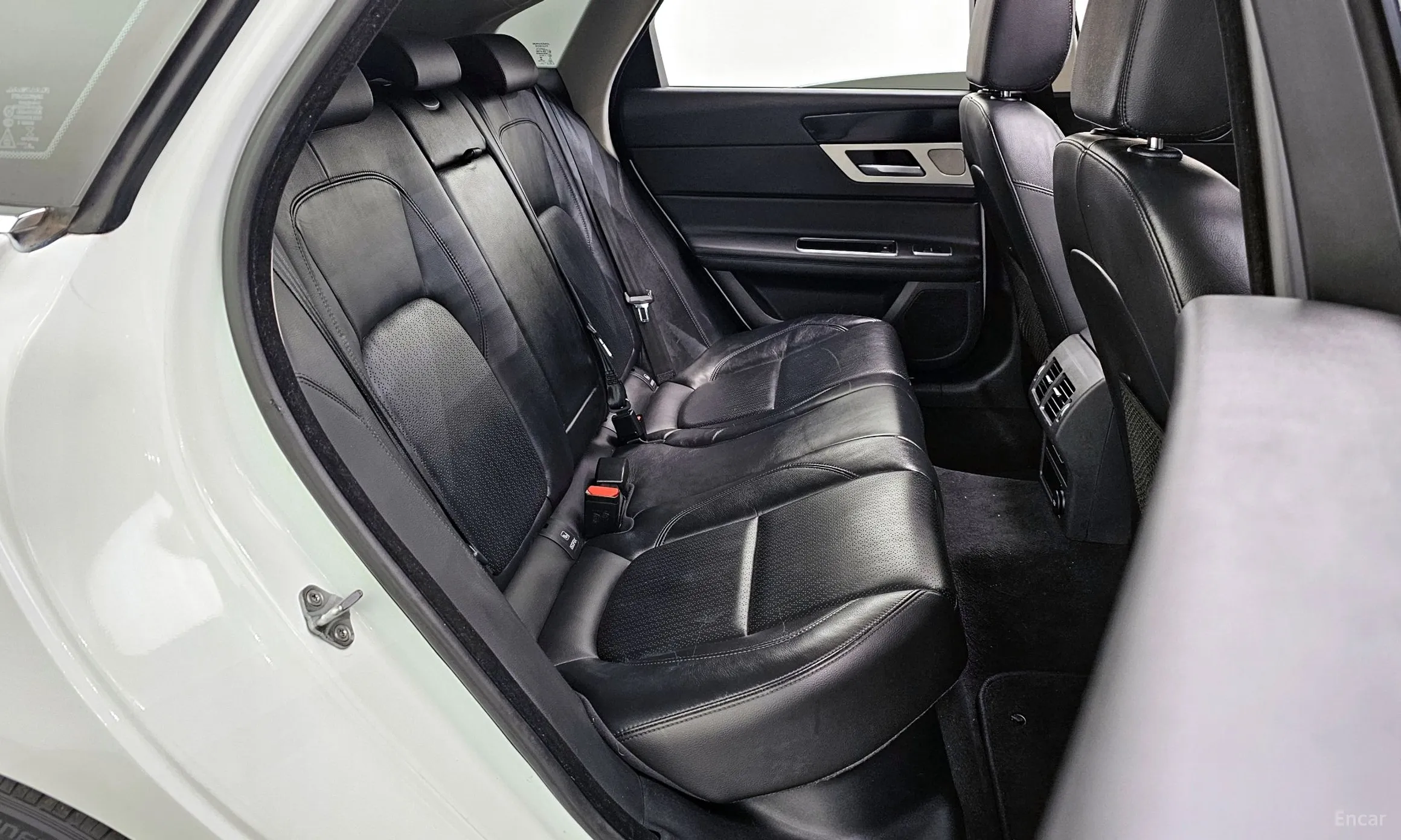 Jaguar XF (x260) превью 12