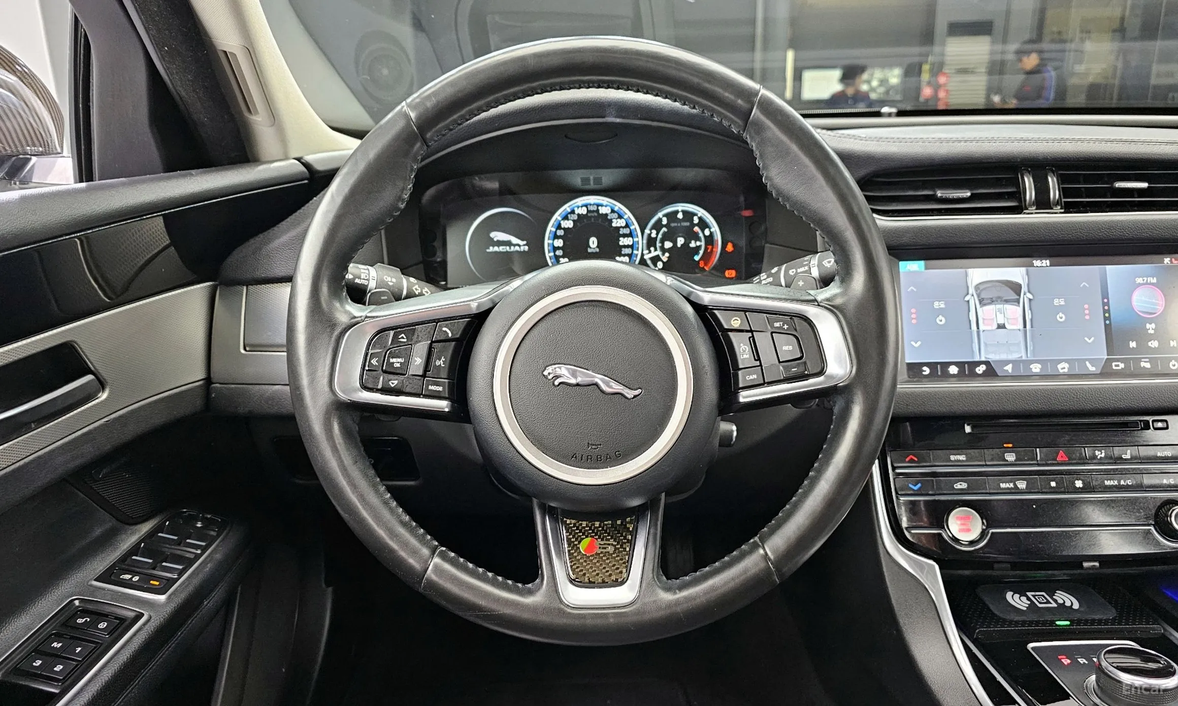 Jaguar XF (x260) превью 13