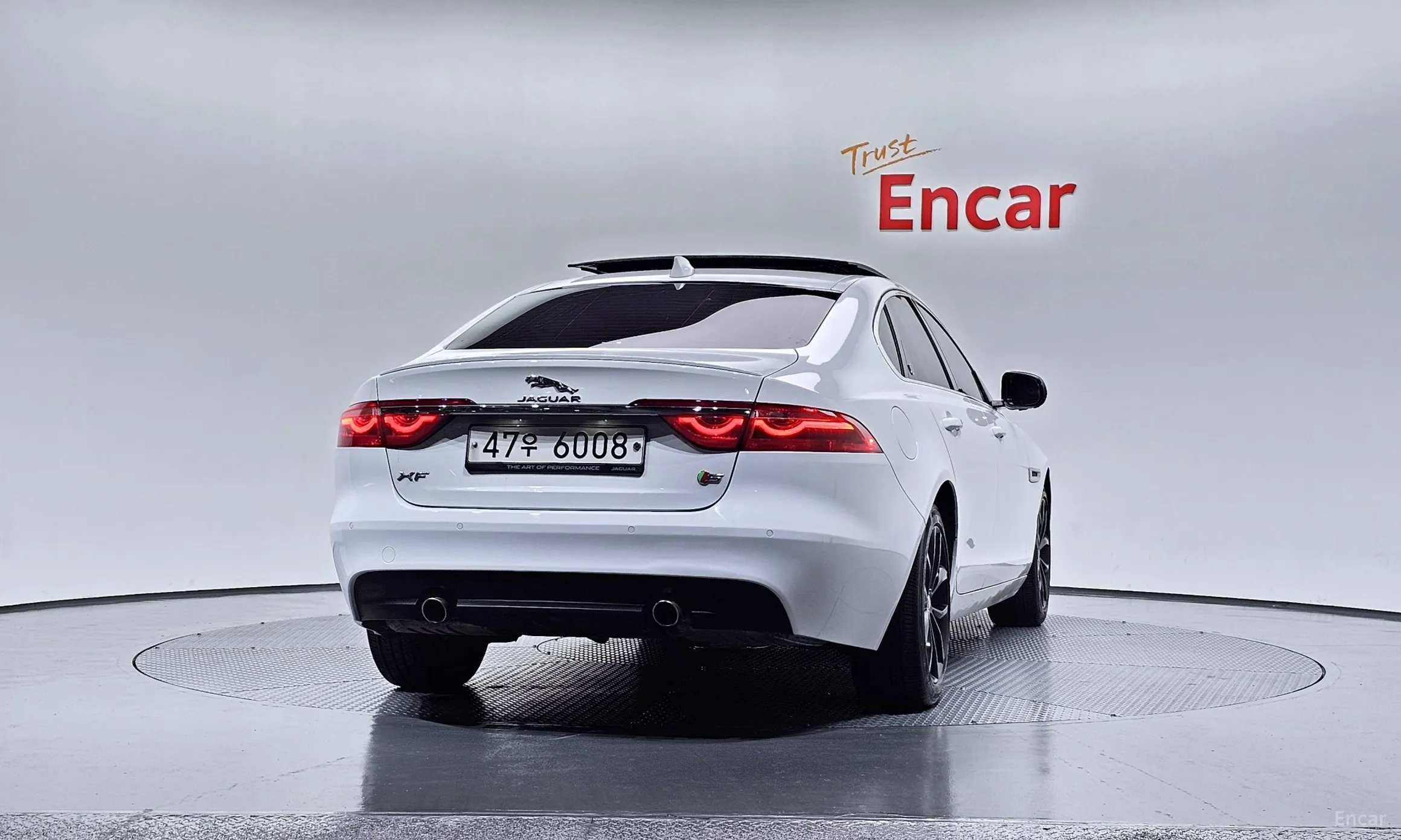 Jaguar XF (x260) превью 4