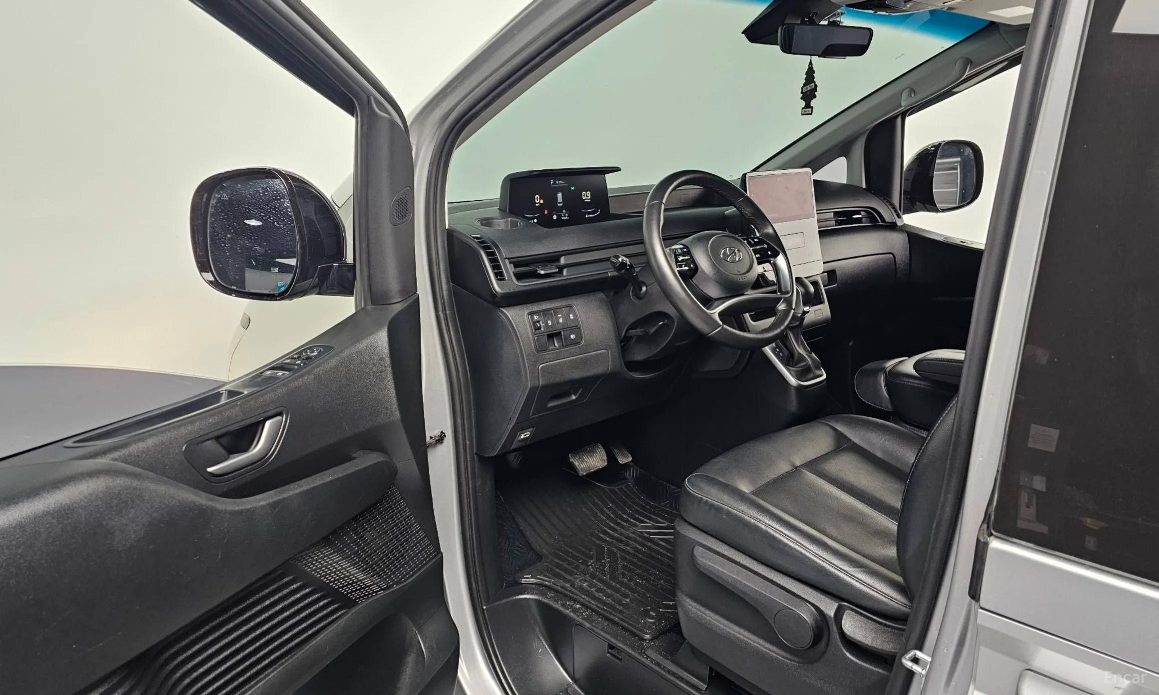 Hyundai Staria превью 10