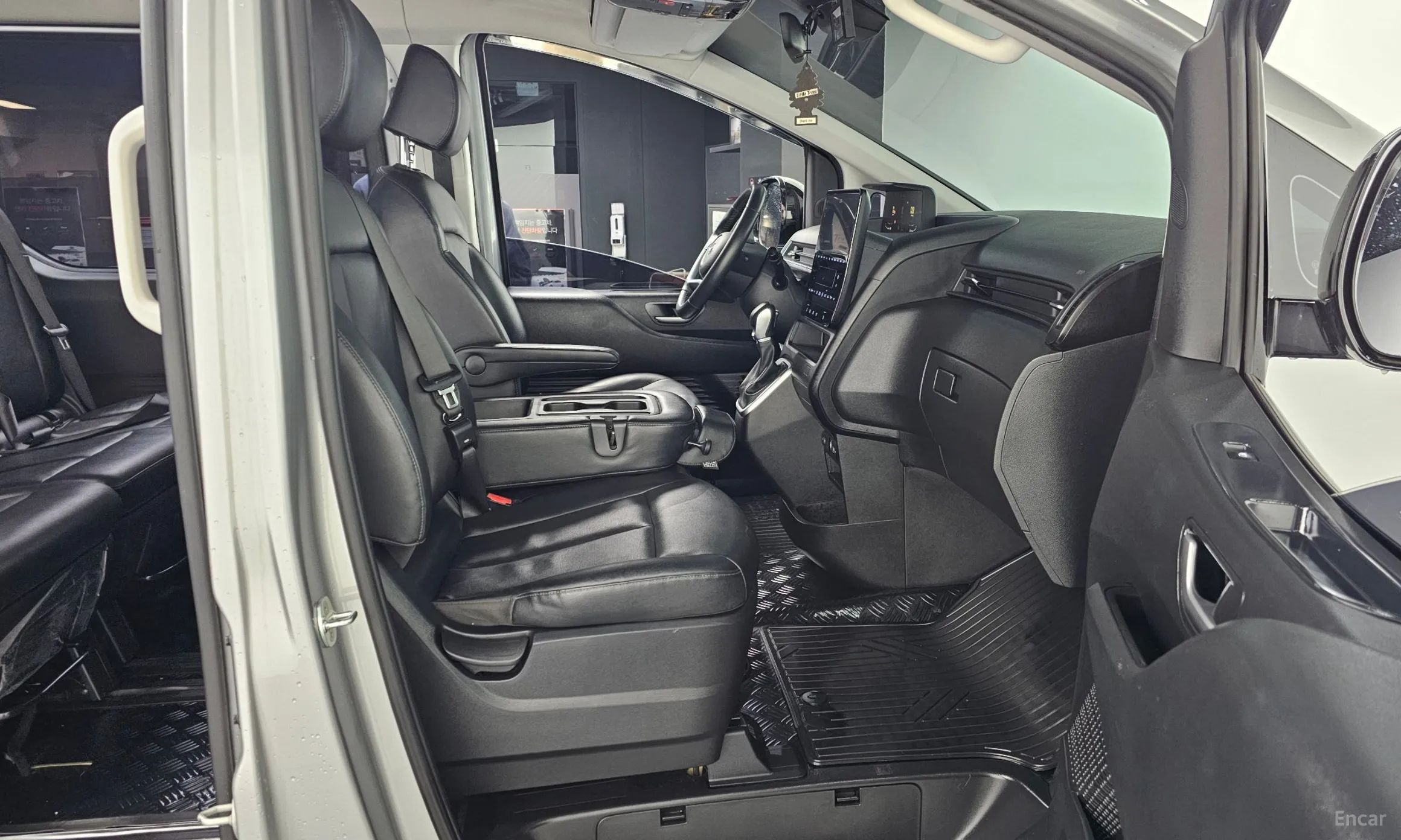 Hyundai Staria превью 11