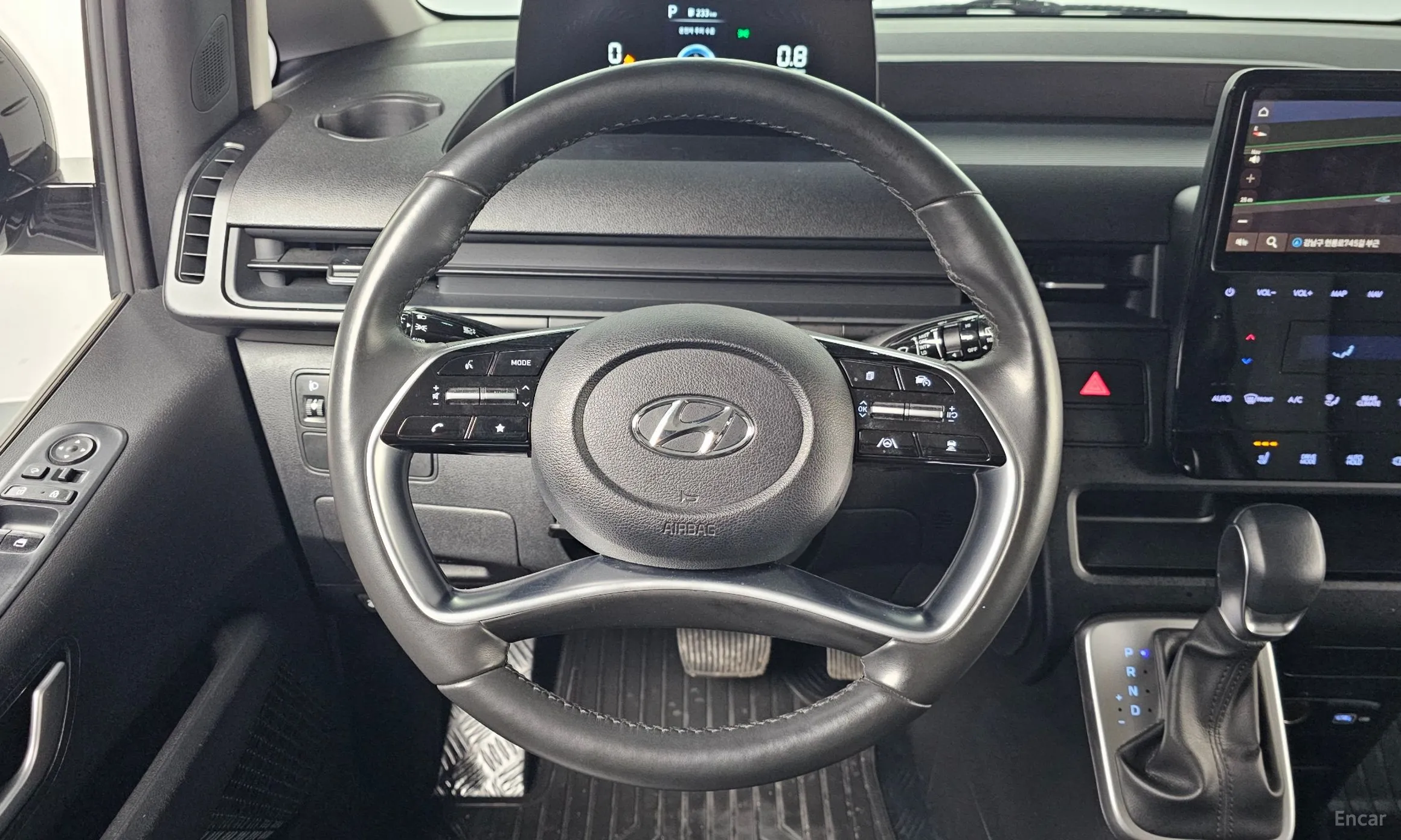 Hyundai Staria превью 13