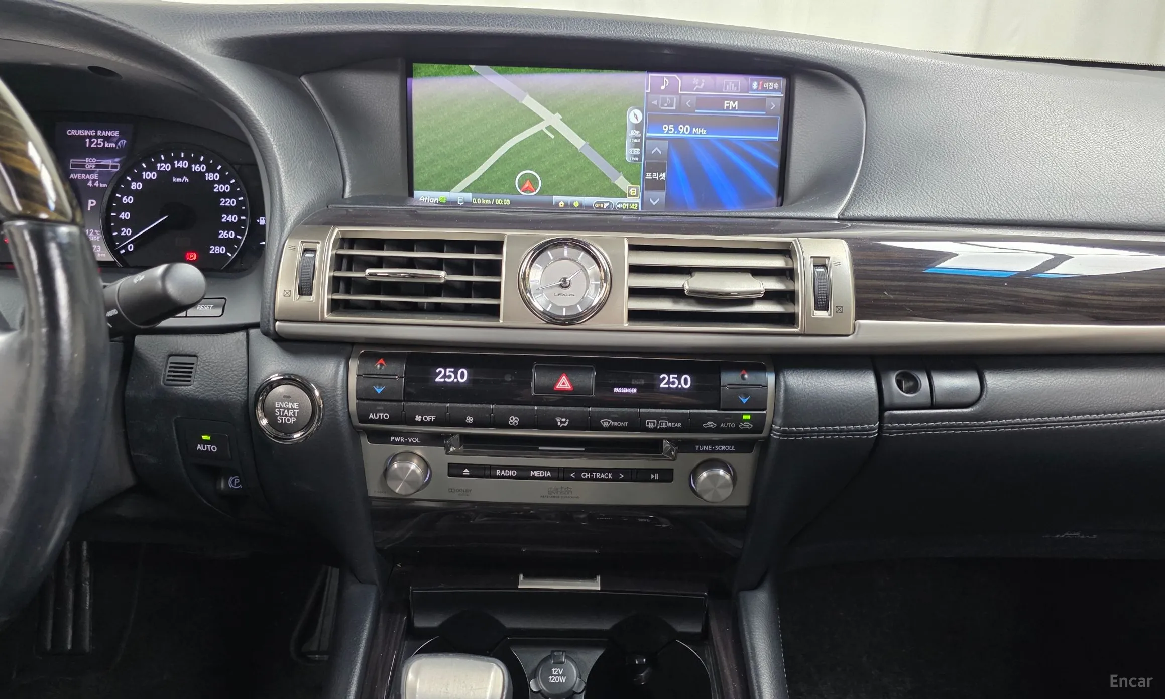 Lexus LS460L превью 15