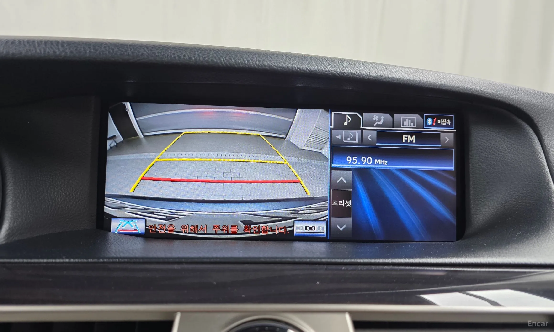 Lexus LS460L превью 16