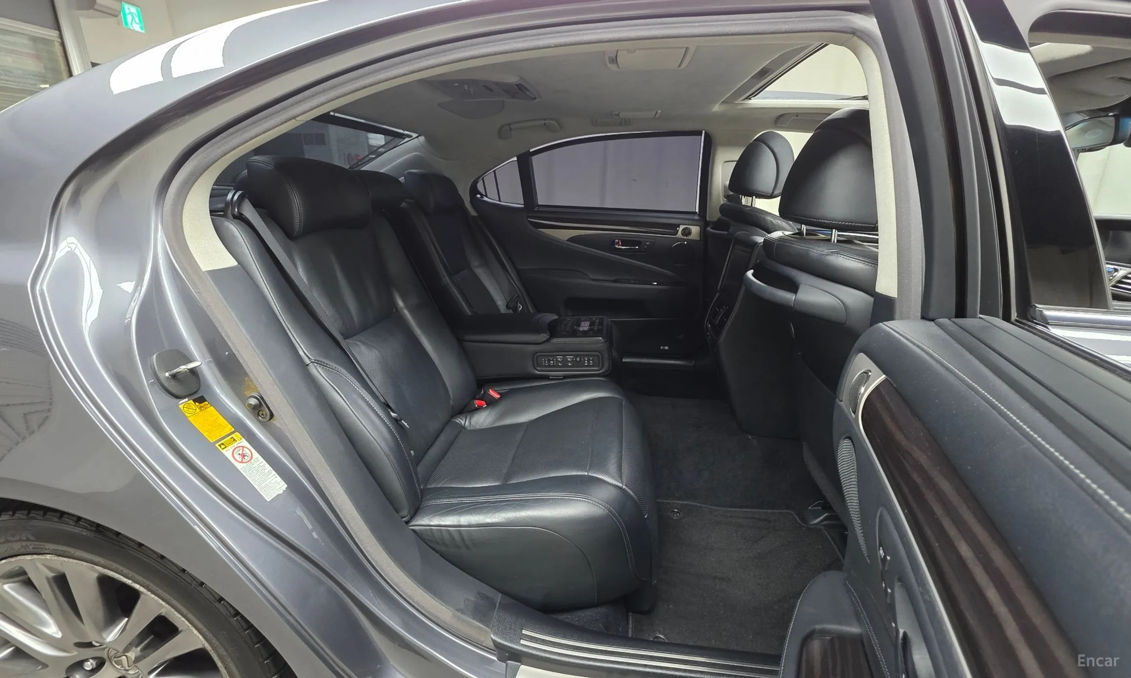 Lexus LS460L превью 19