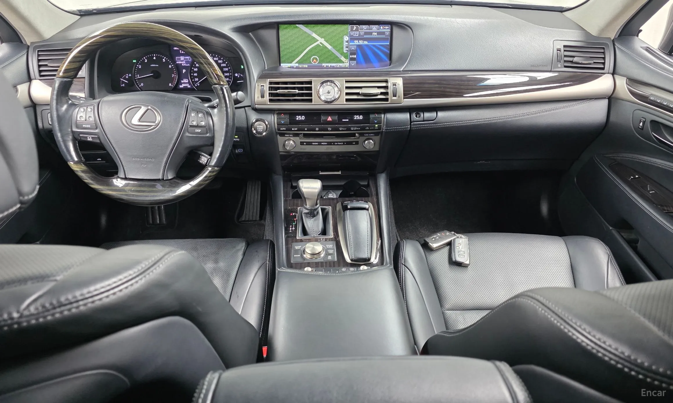 Lexus LS460L превью 7