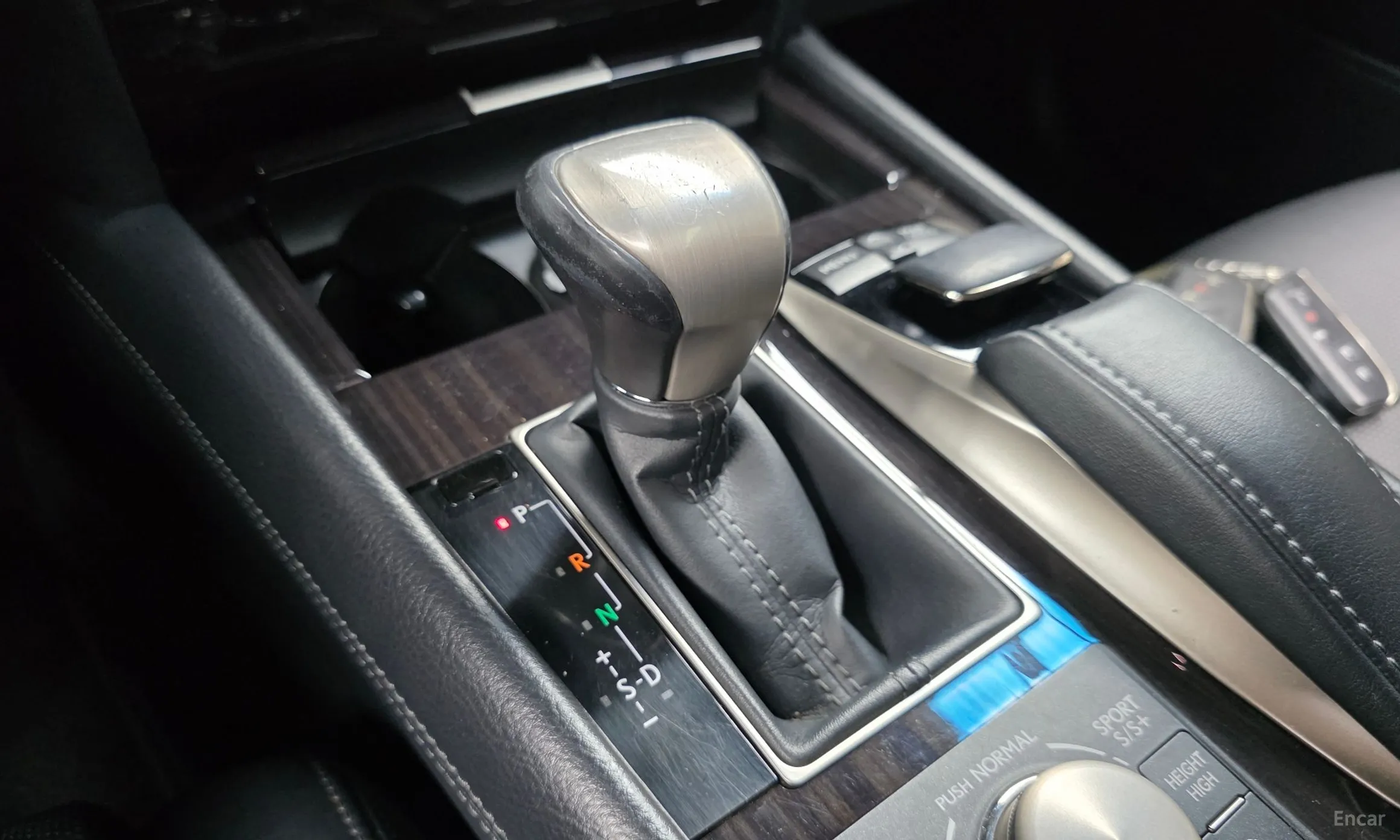 Lexus LS460L превью 9