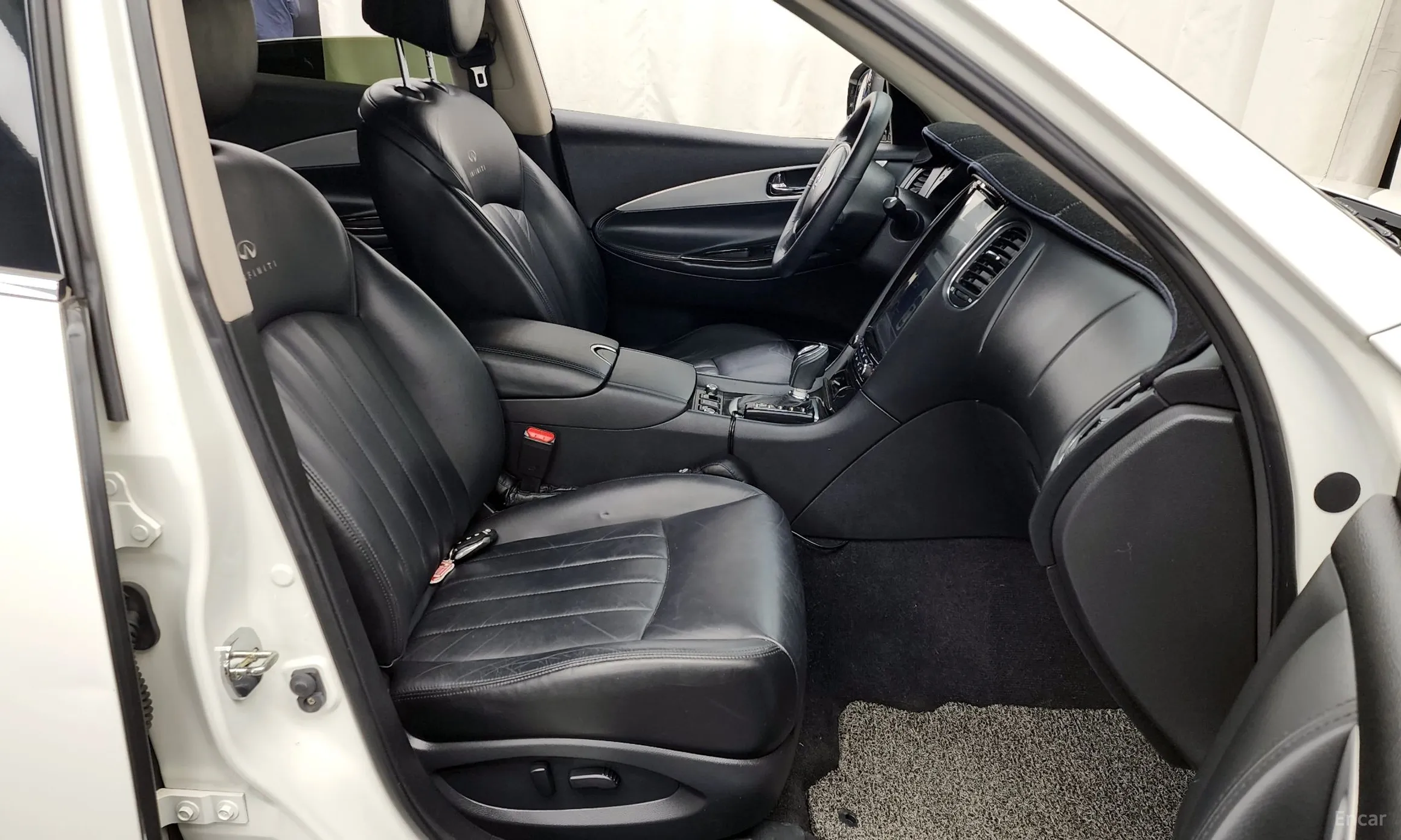 Infiniti EX35 превью 11