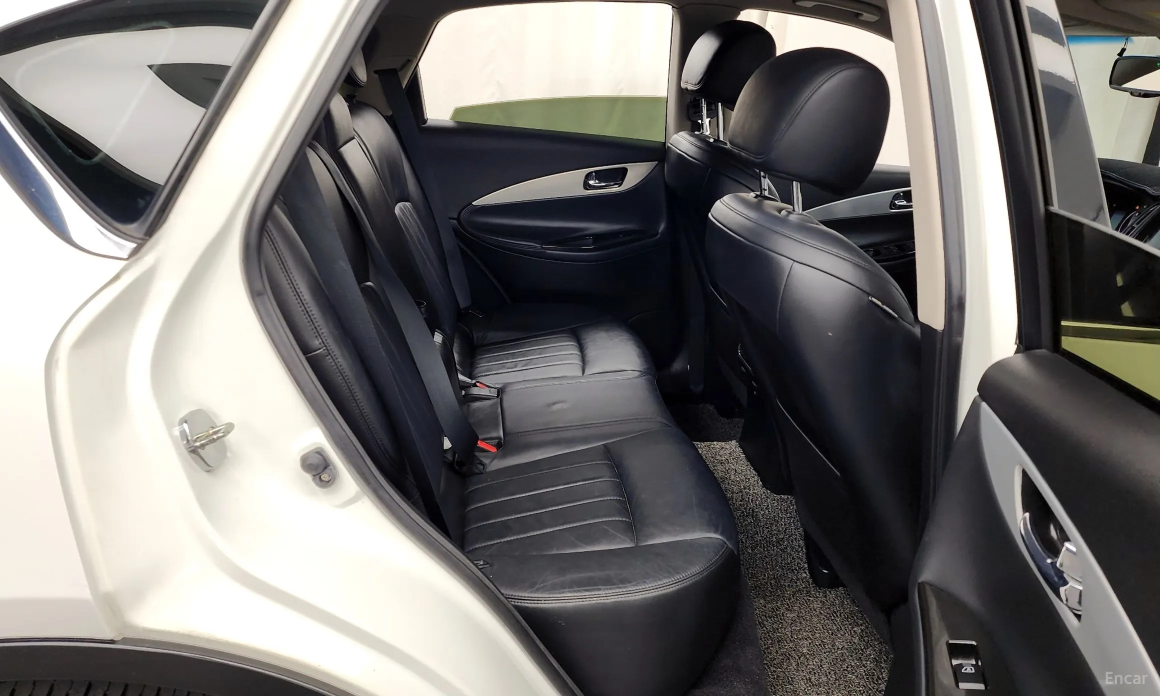 Infiniti EX35 превью 12