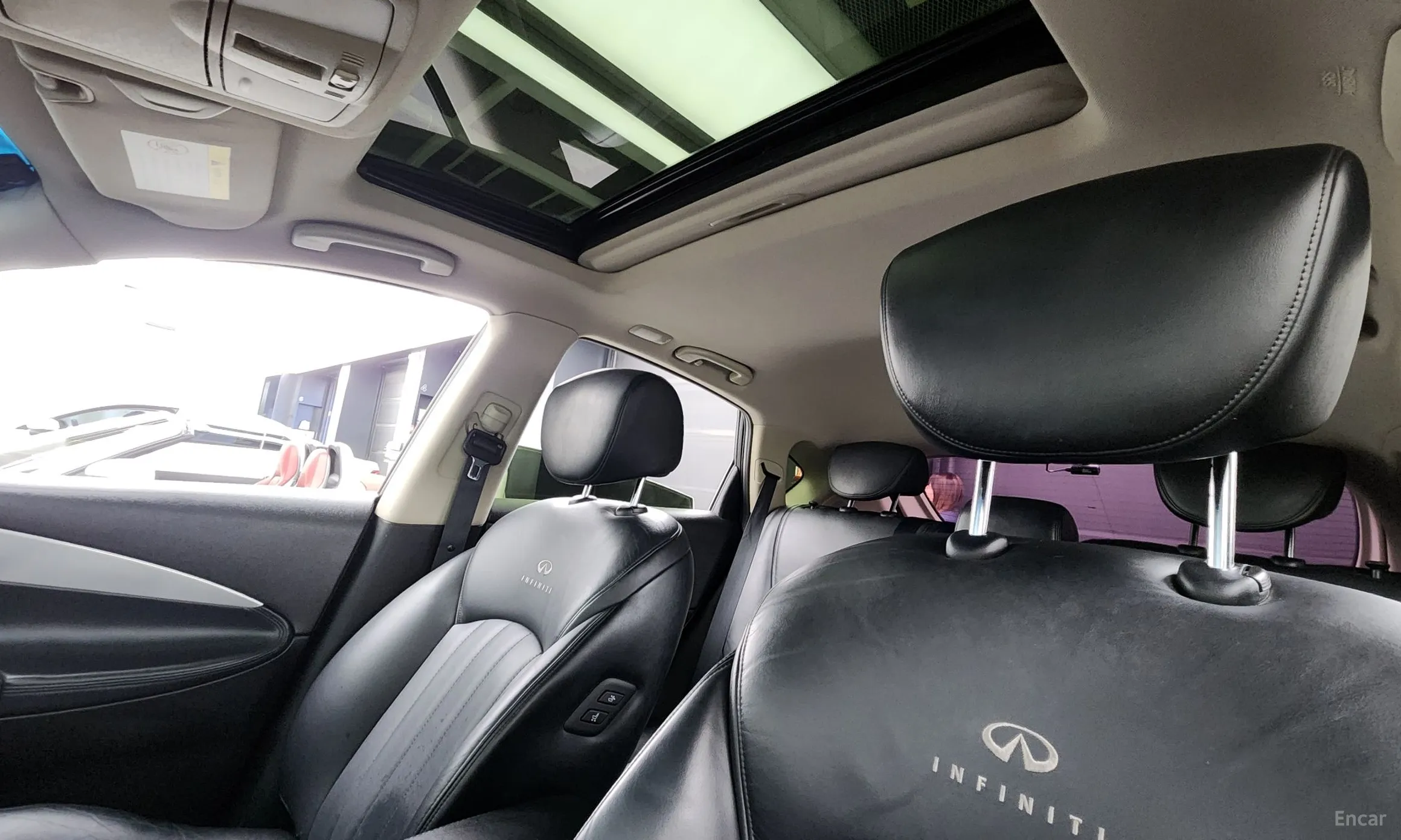 Infiniti EX35 превью 18