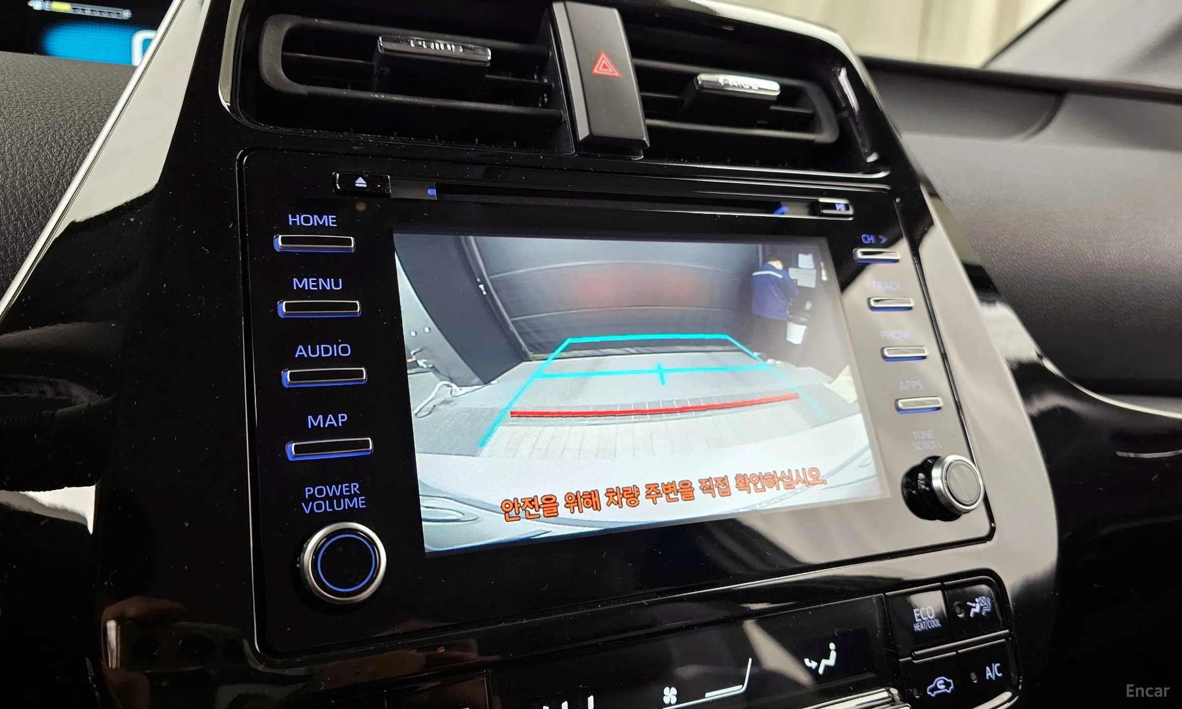 Toyota Prius 4th Generation превью 15