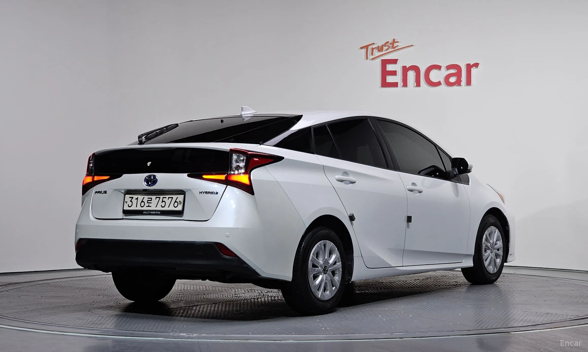 Toyota Prius 4th Generation превью 2