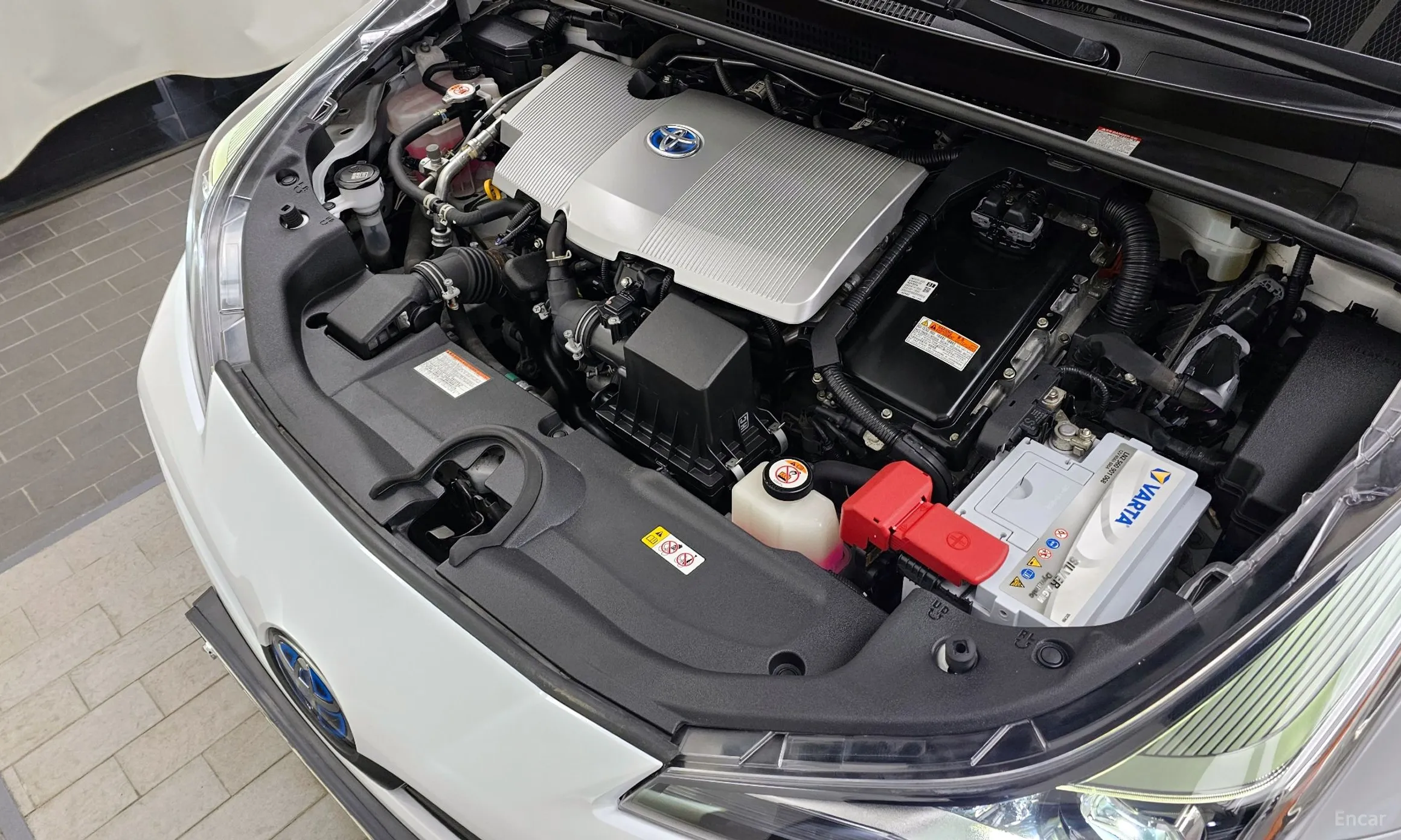 Toyota Prius 4th Generation превью 6