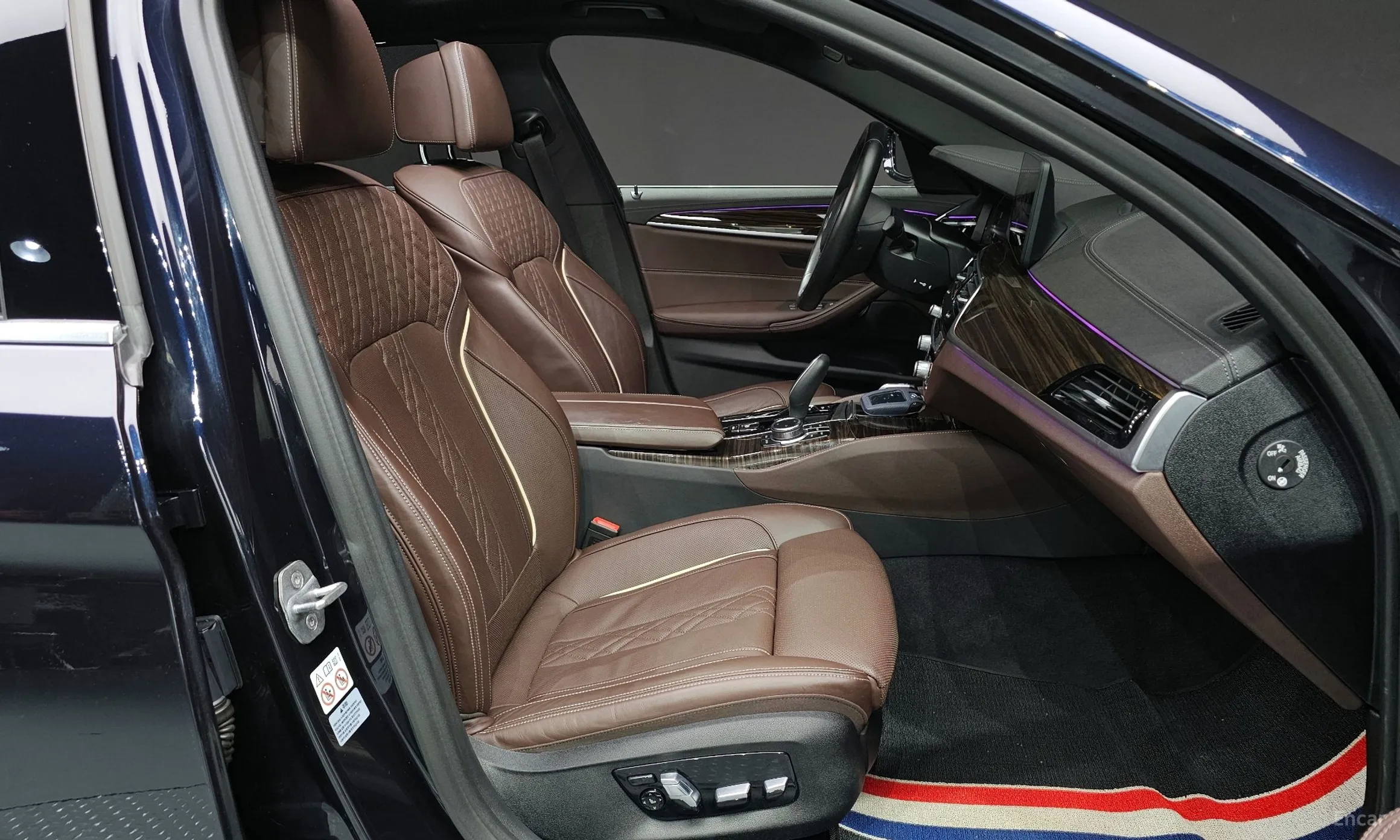 BMW 5 Series (G30) превью 10